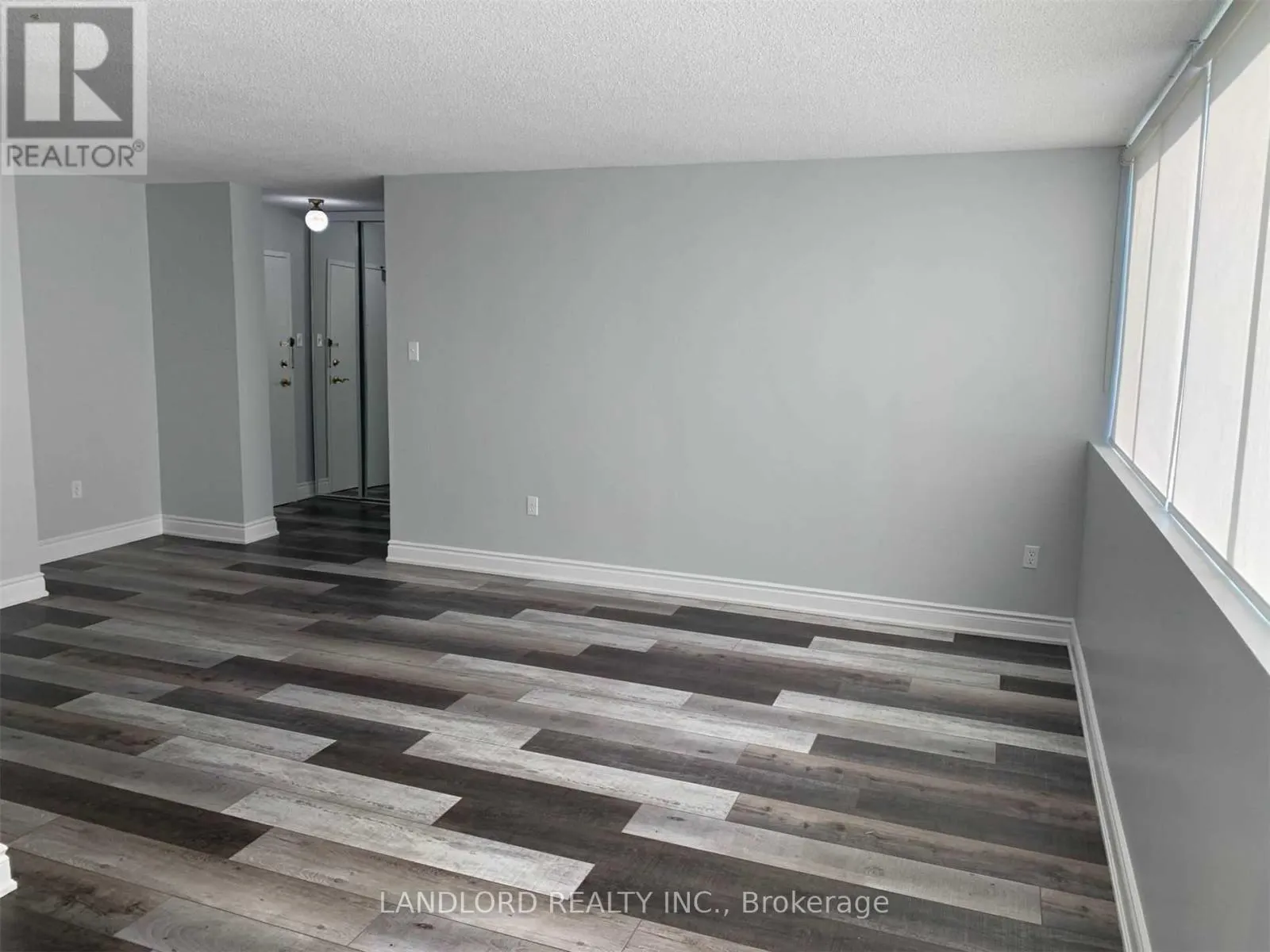 405 - 3590 KANEFF CRESCENT
