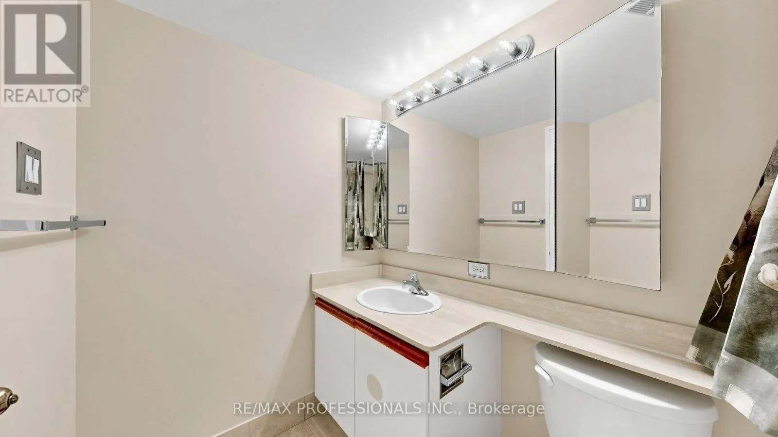 1107 - 20 CHERRYTREE DRIVE