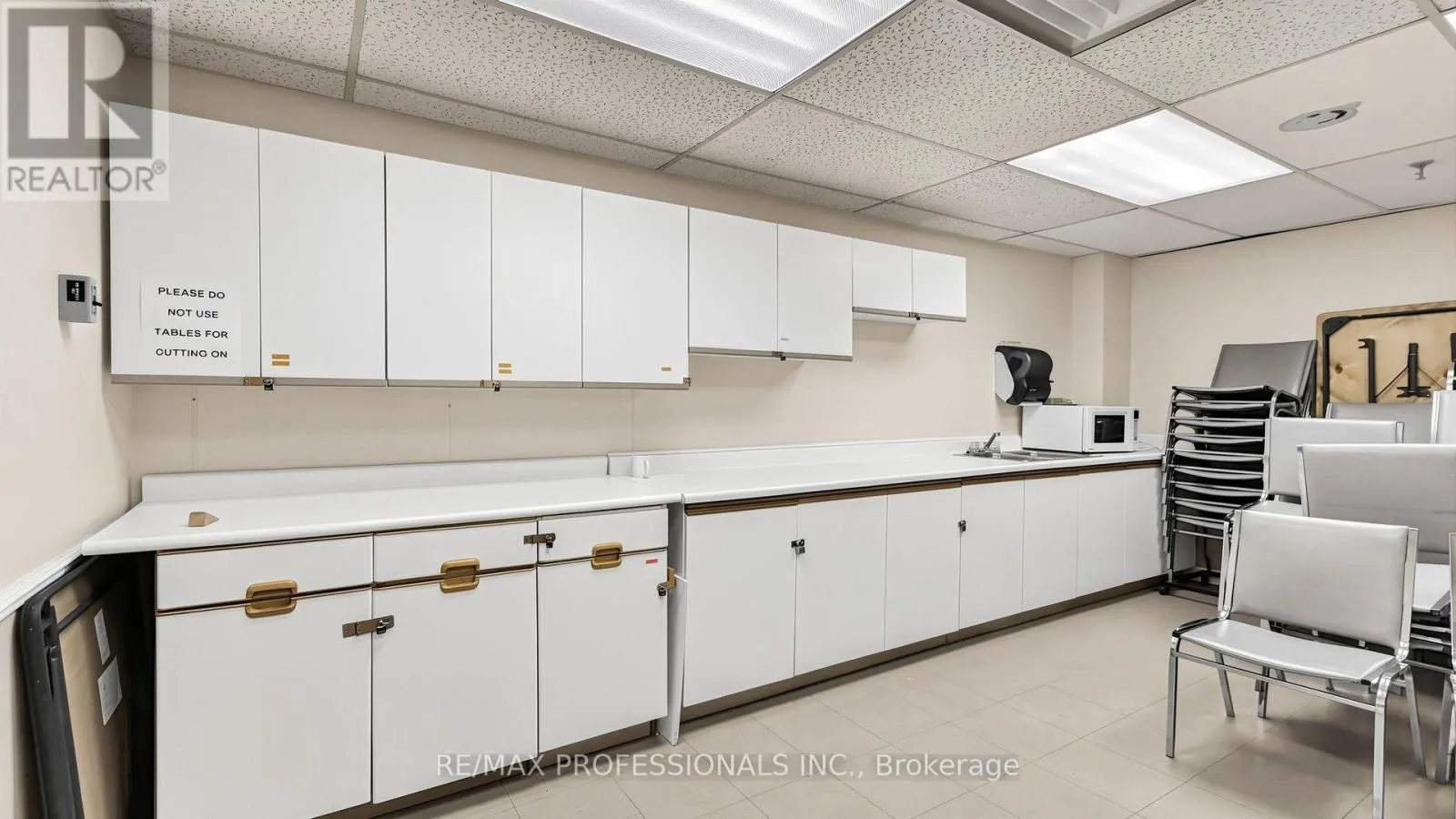 1107 - 20 CHERRYTREE DRIVE