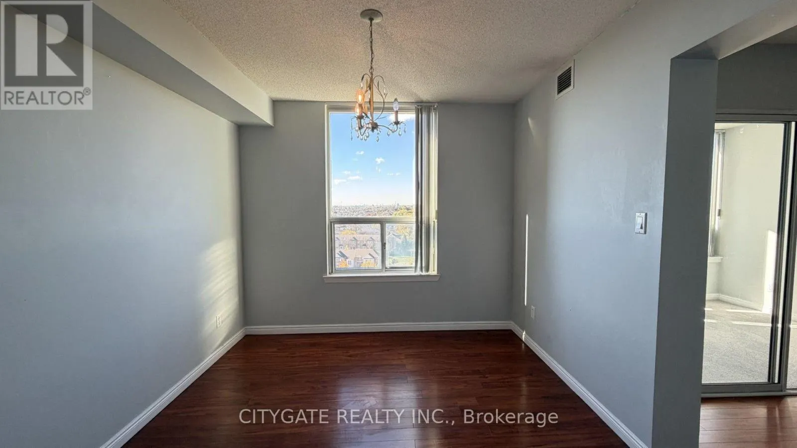 1111 - 135 HILLCREST AVENUE