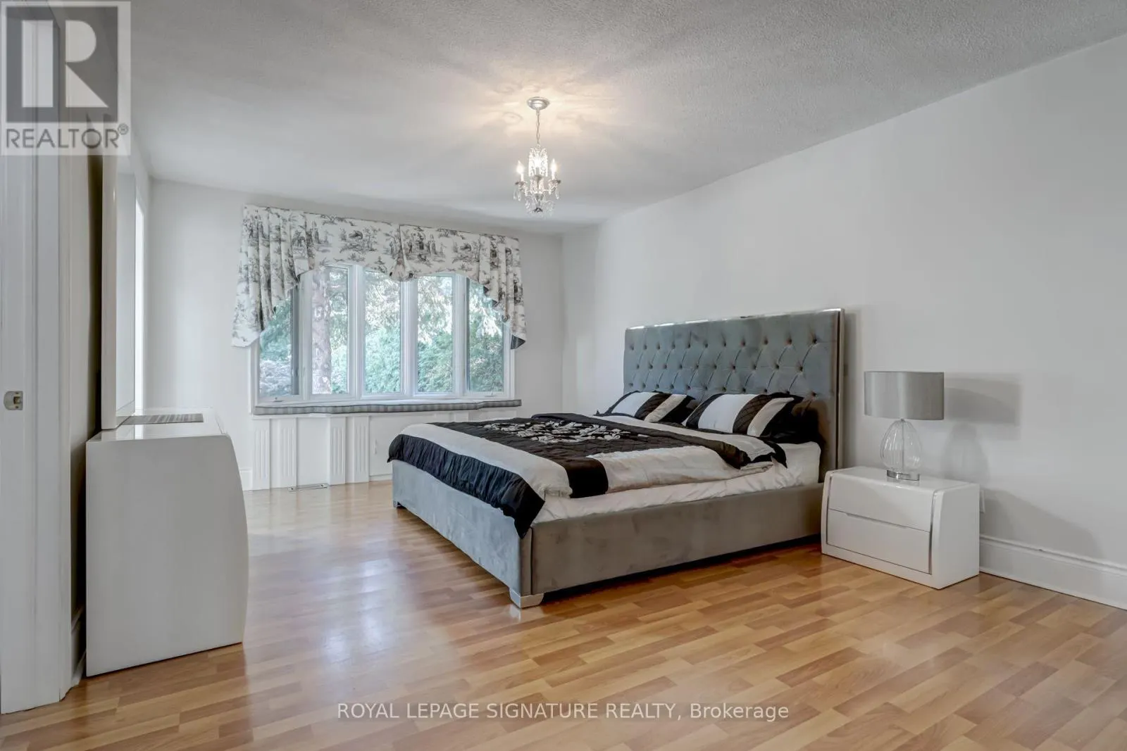 383 MAPLEHURST AVENUE