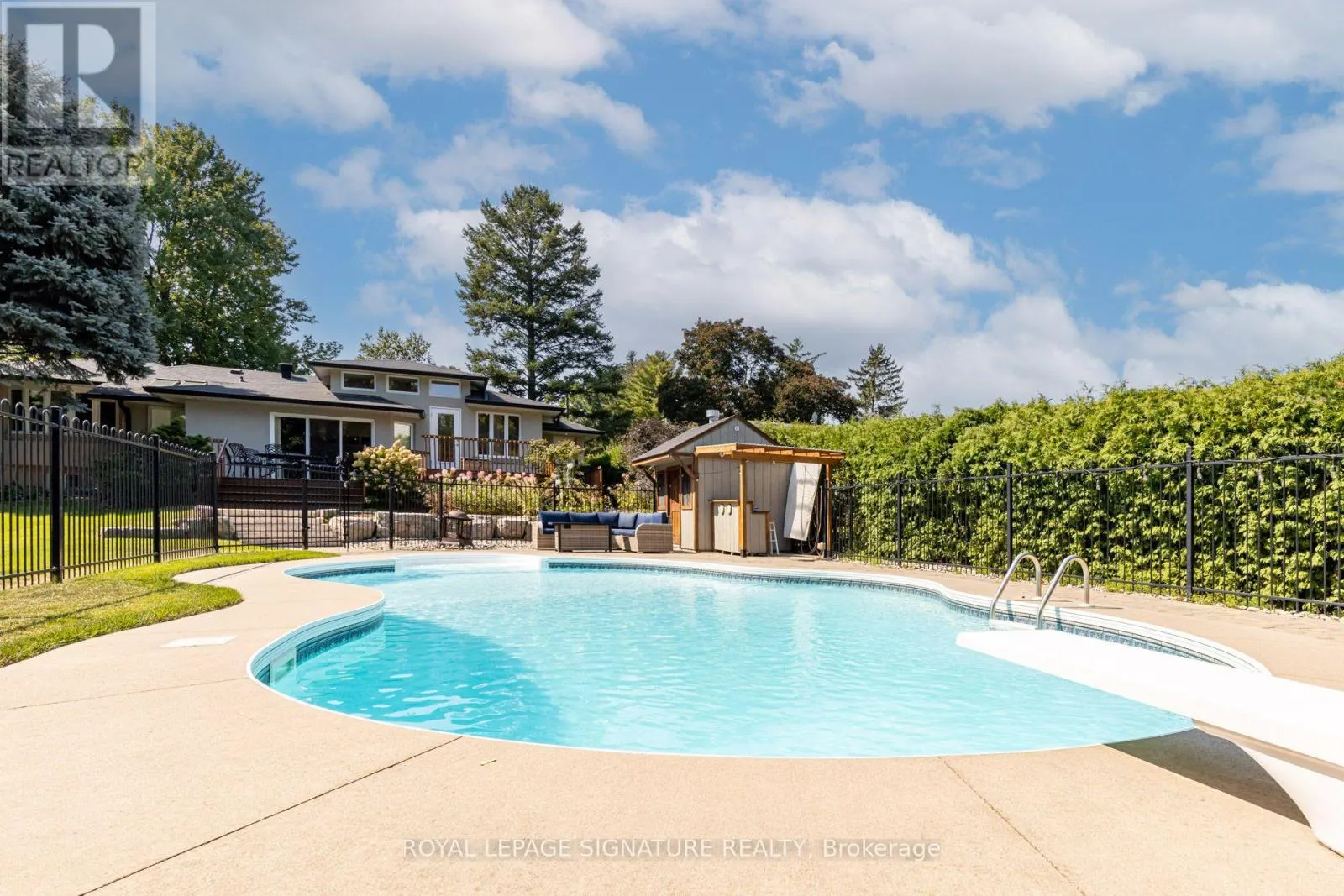 383 MAPLEHURST AVENUE