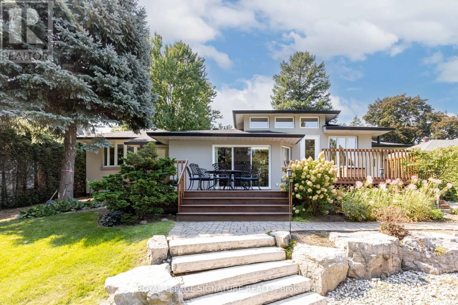 383 MAPLEHURST AVENUE