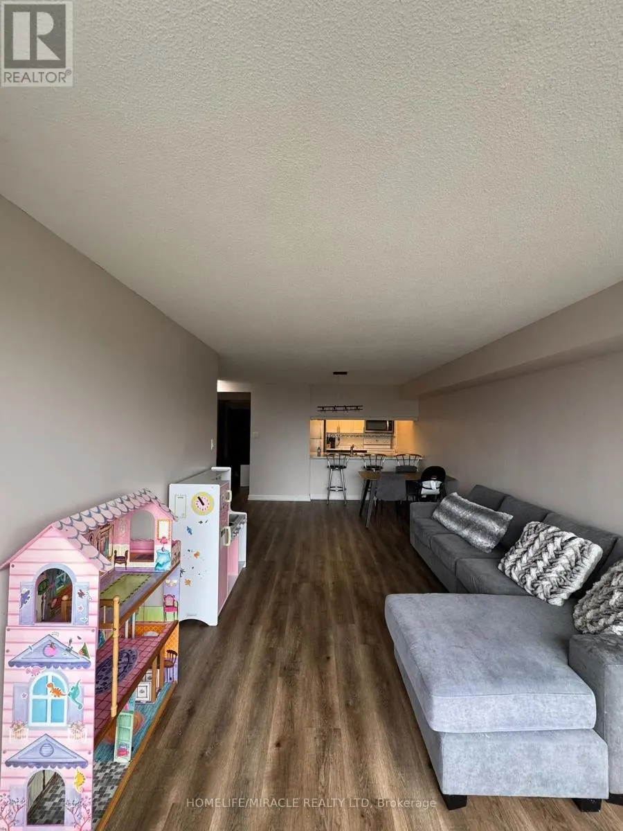406 - 24 HANOVER ROAD