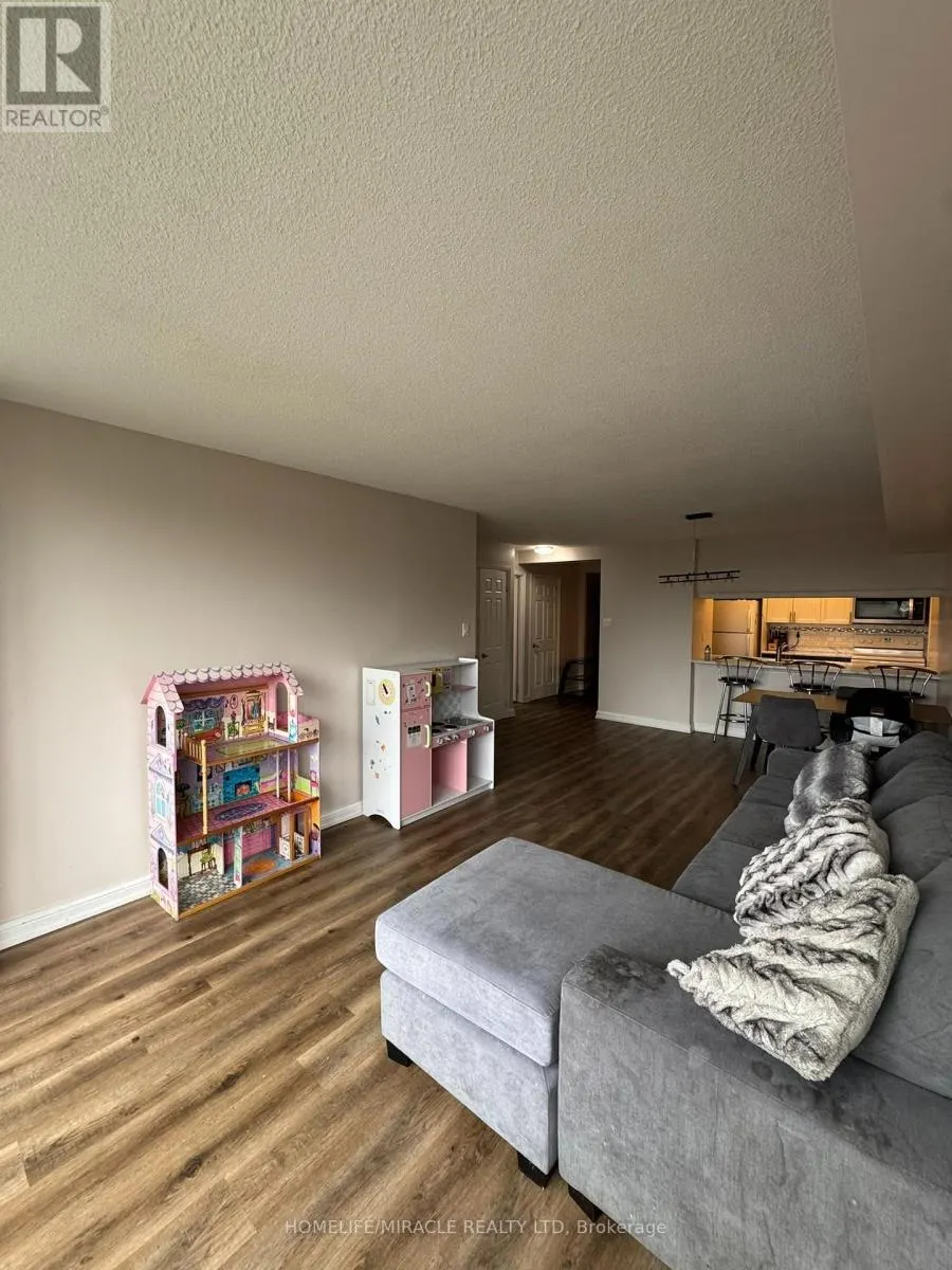 406 - 24 HANOVER ROAD