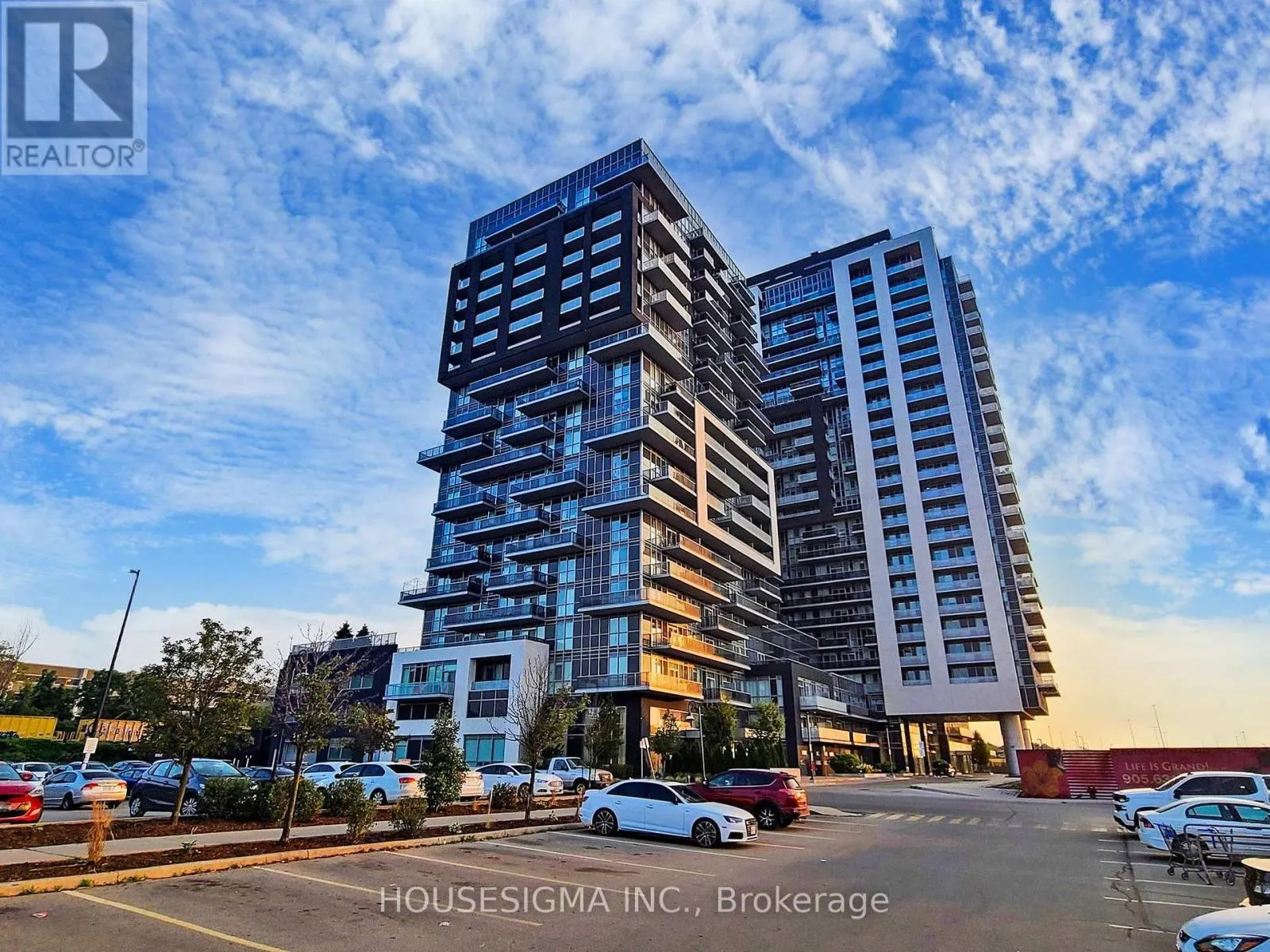 201 - 2093 FAIRVIEW STREET