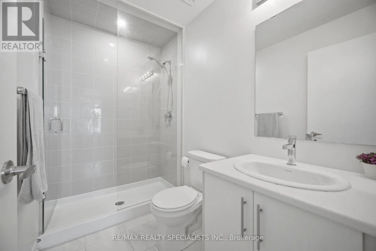 21 - 3405 RIDGEWAY DRIVE