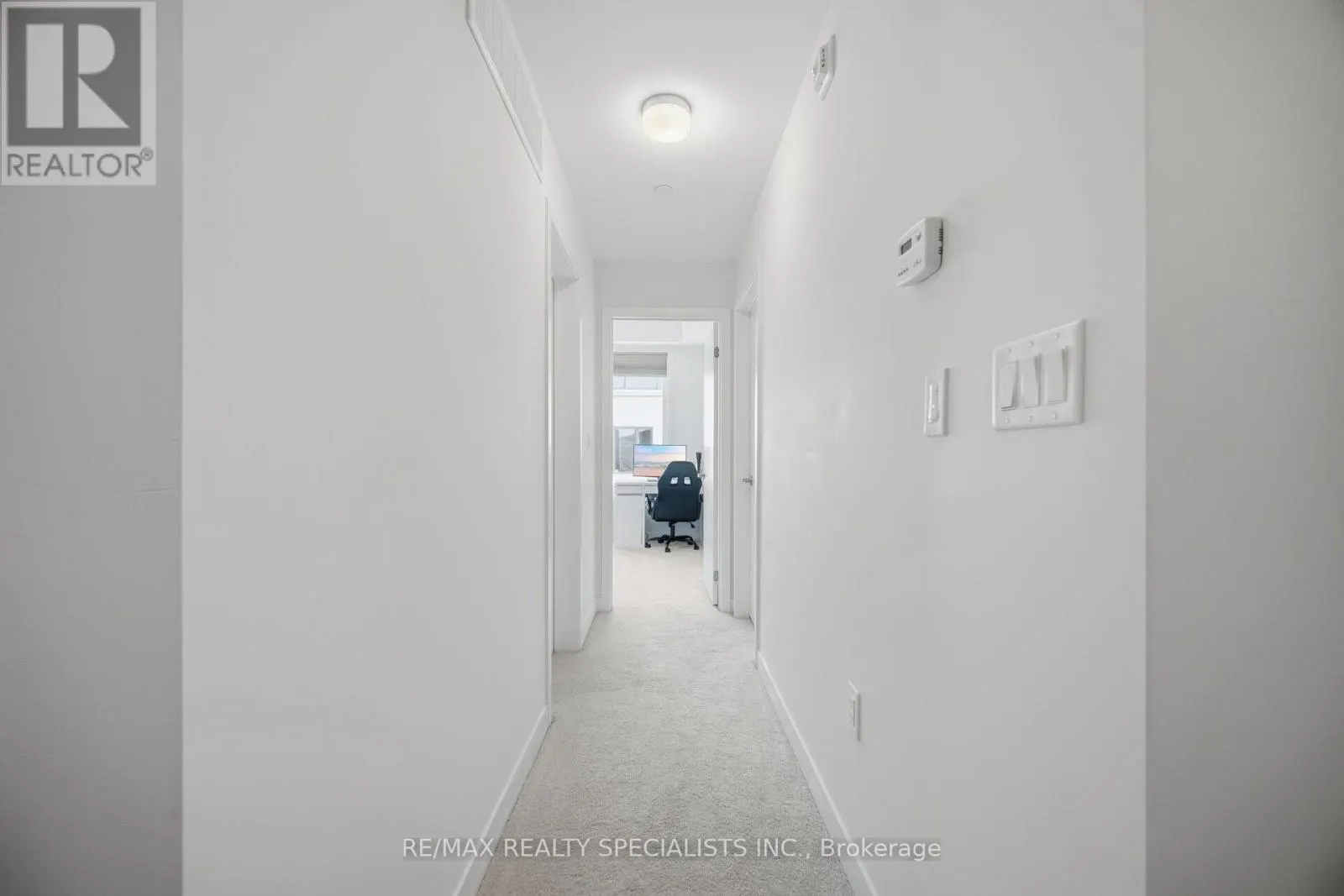 21 - 3405 RIDGEWAY DRIVE