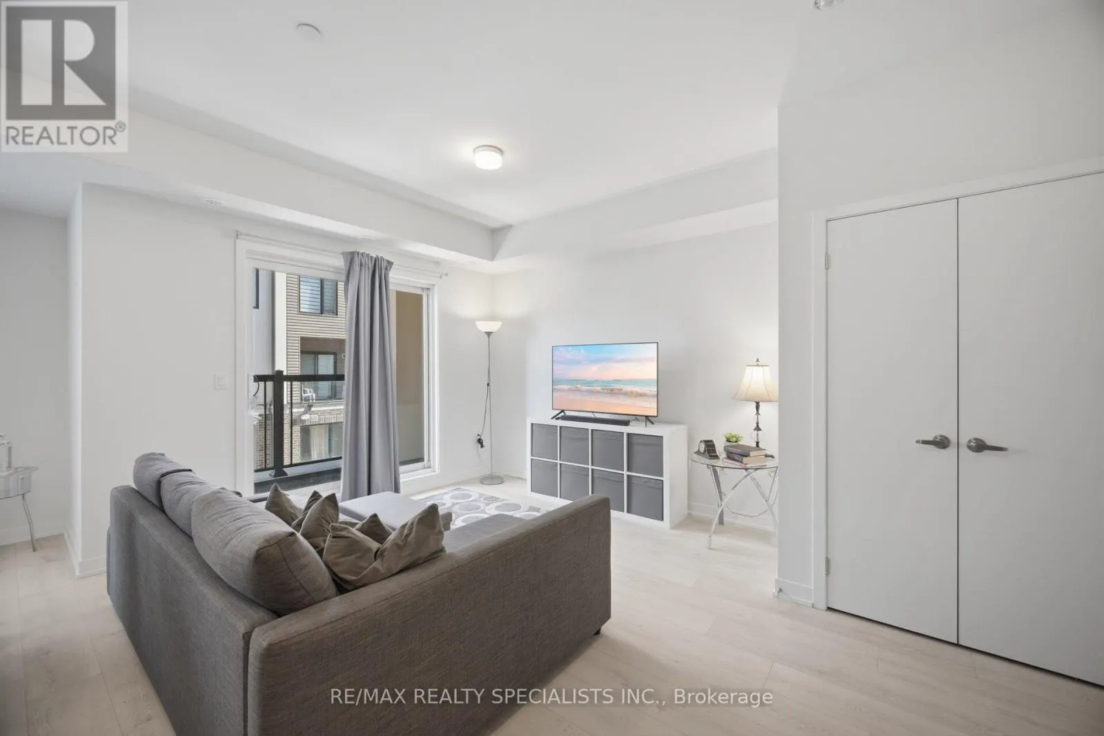 21 - 3405 RIDGEWAY DRIVE