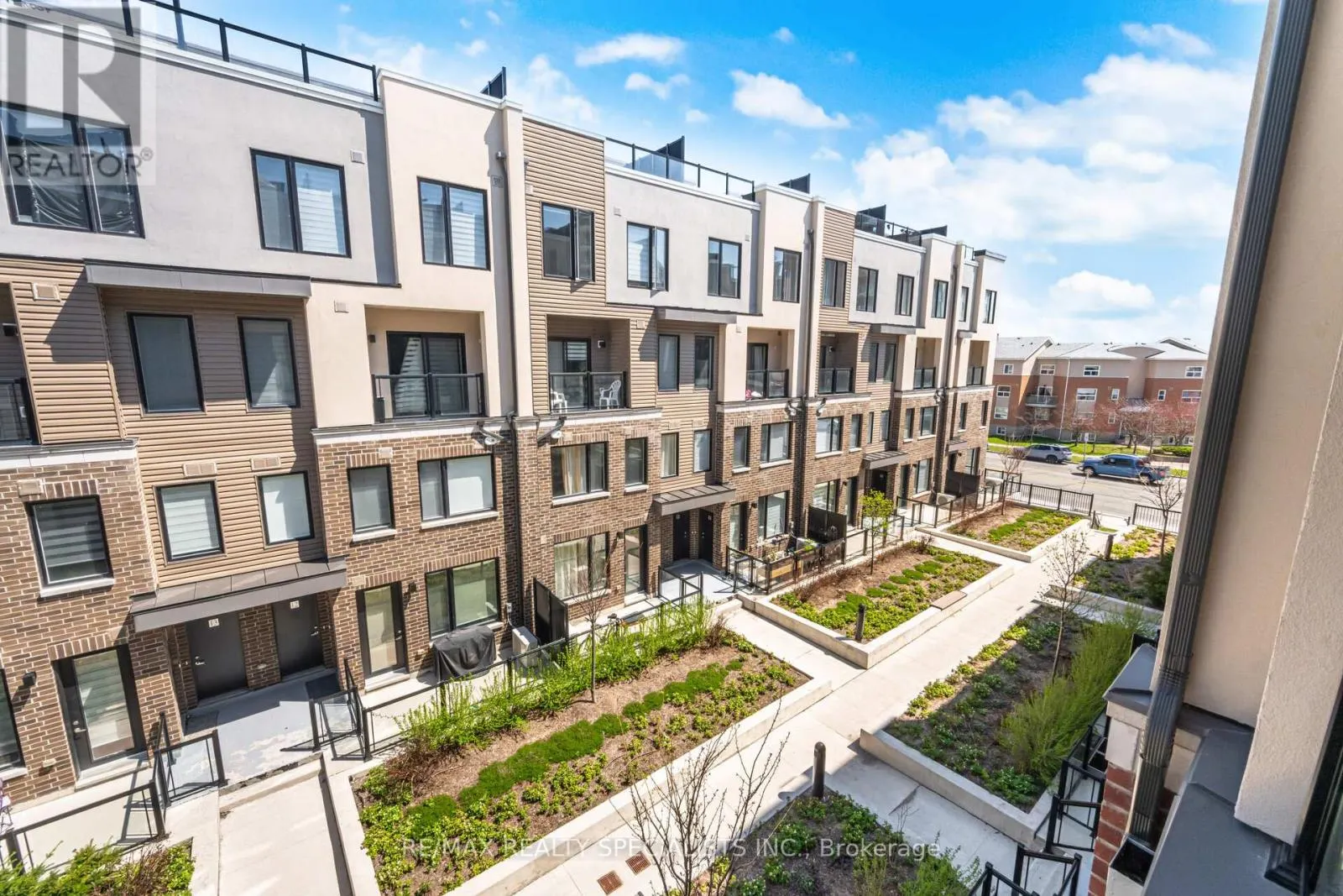 21 - 3405 RIDGEWAY DRIVE