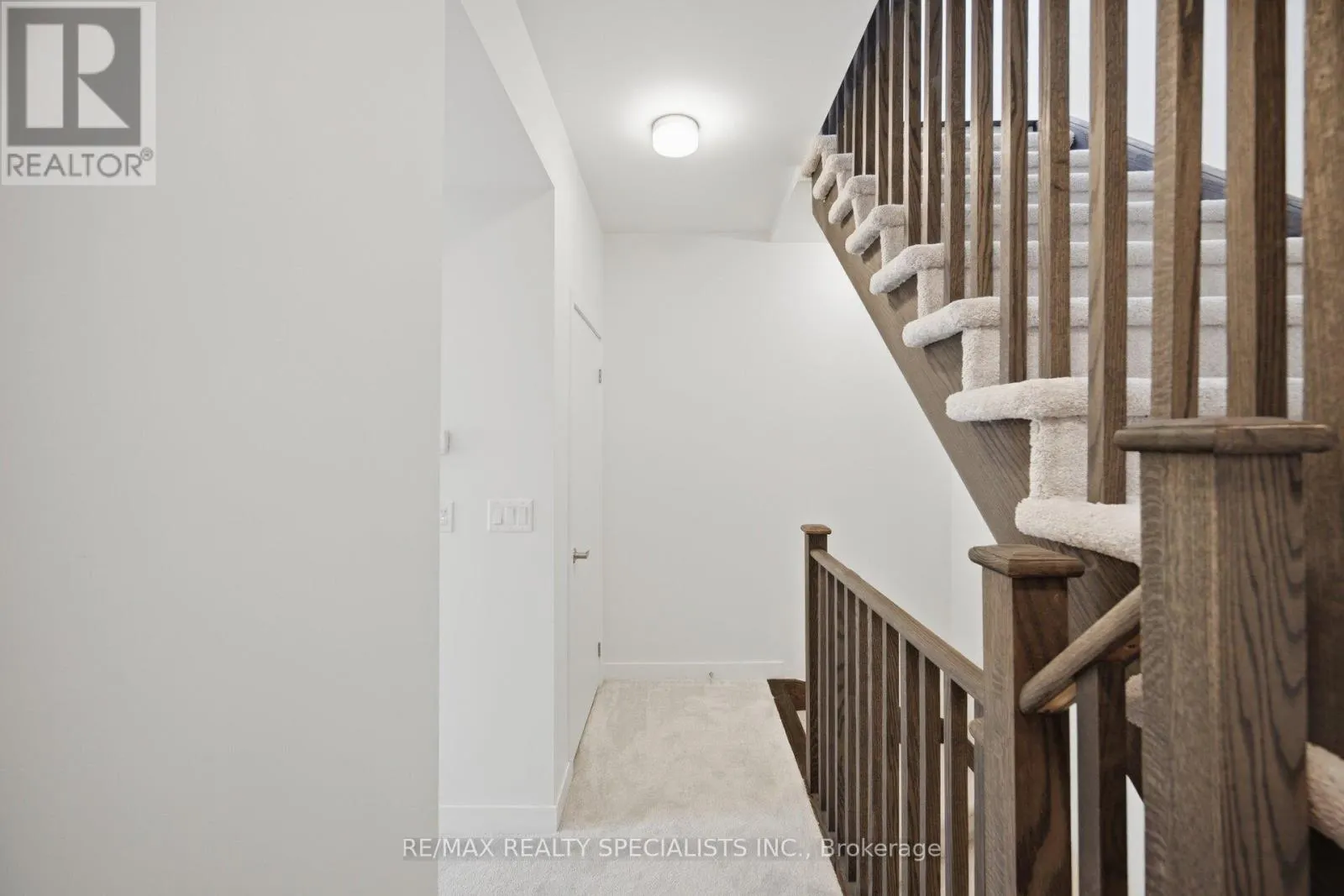 21 - 3405 RIDGEWAY DRIVE
