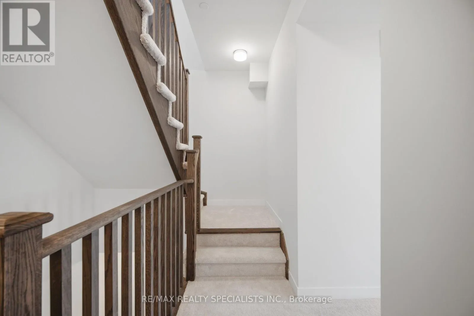 21 - 3405 RIDGEWAY DRIVE
