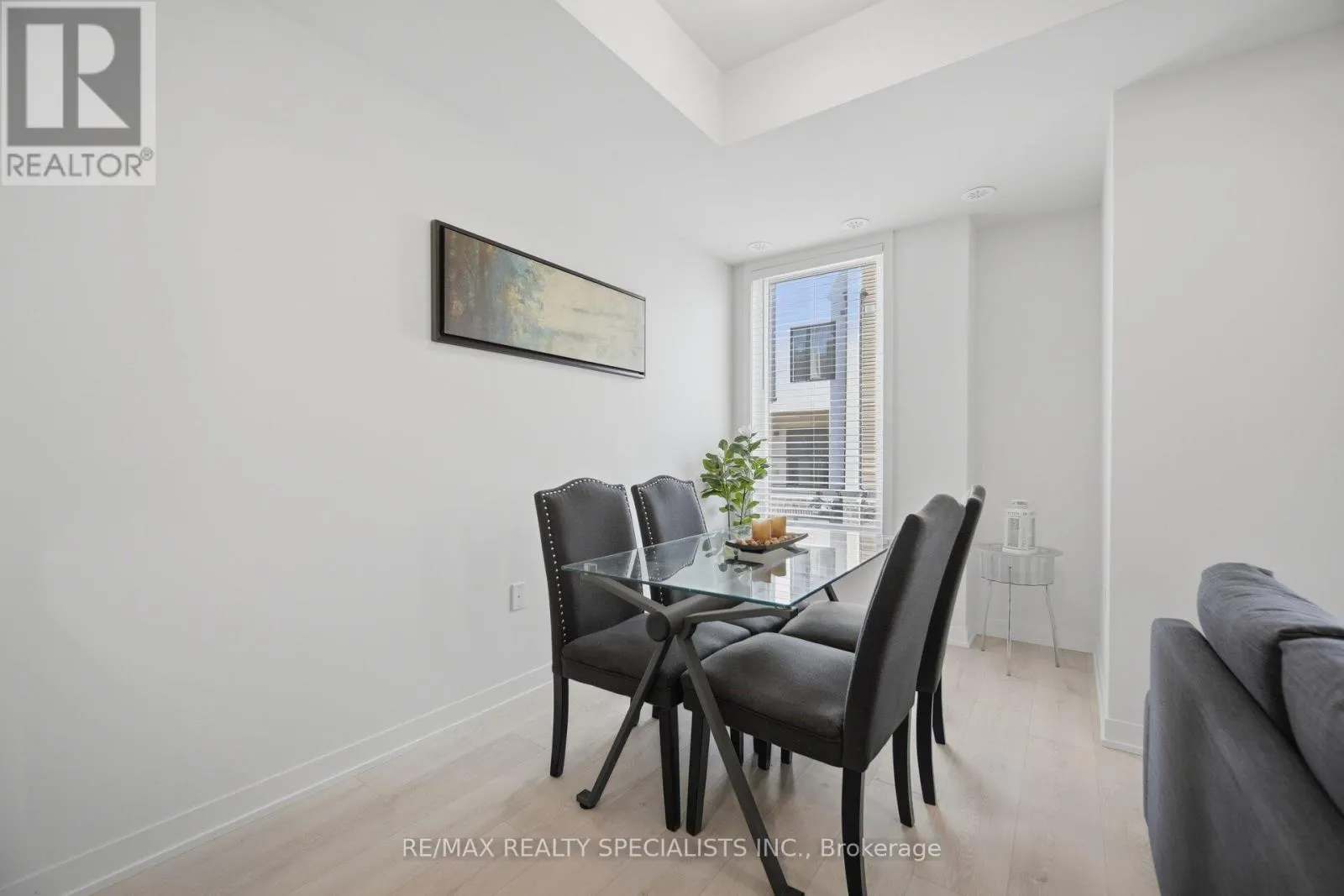 21 - 3405 RIDGEWAY DRIVE