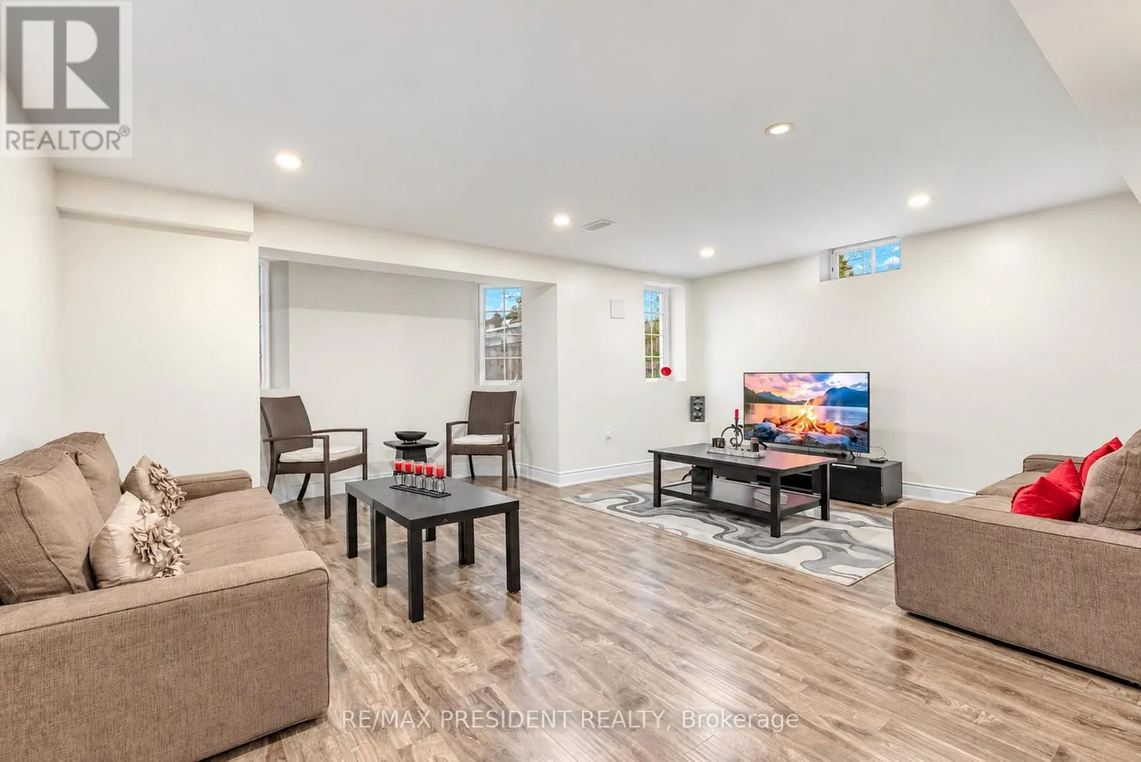 31 MONARCH DRIVE