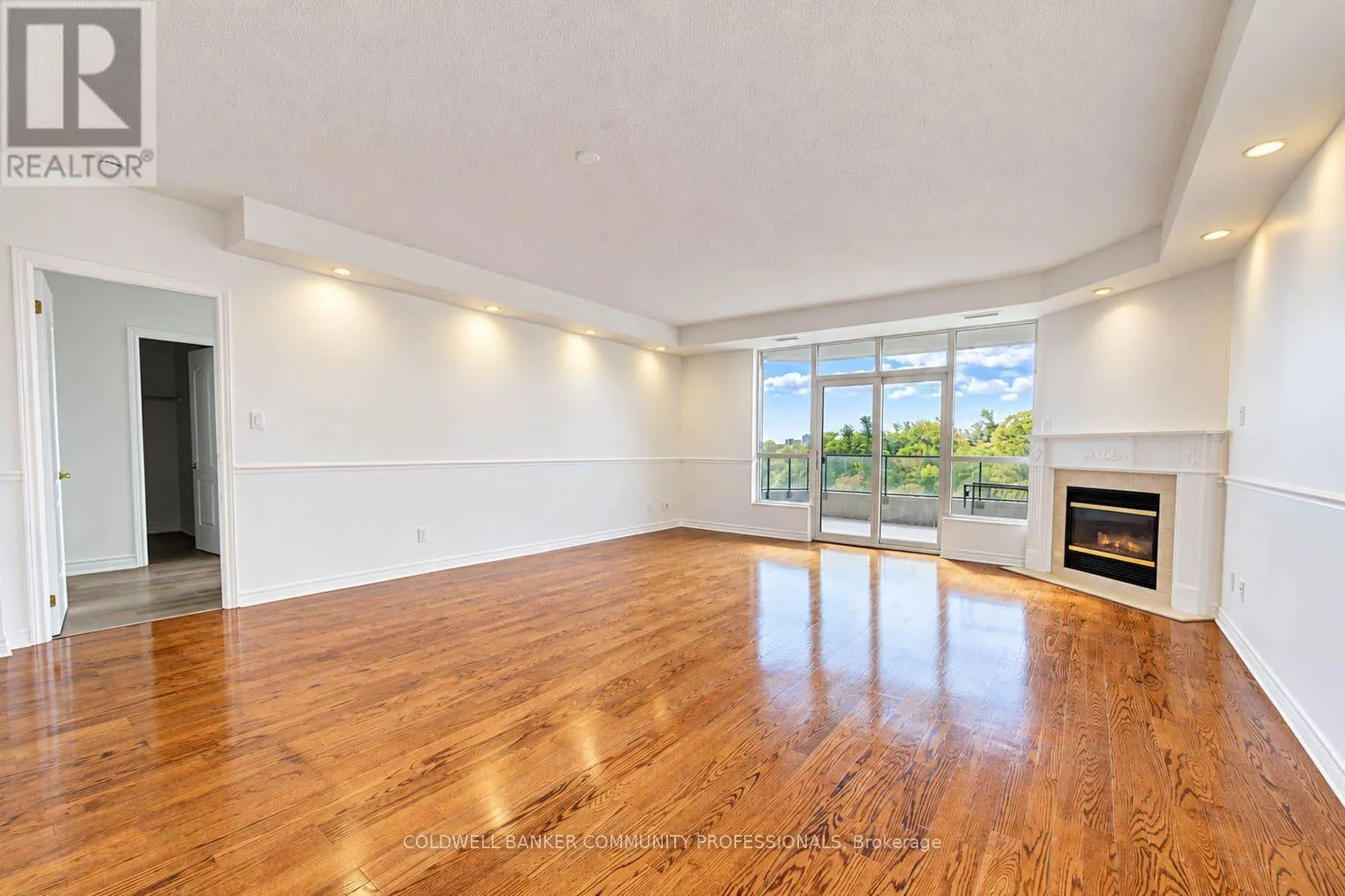 703 - 1900 THE COLLEGE WAY