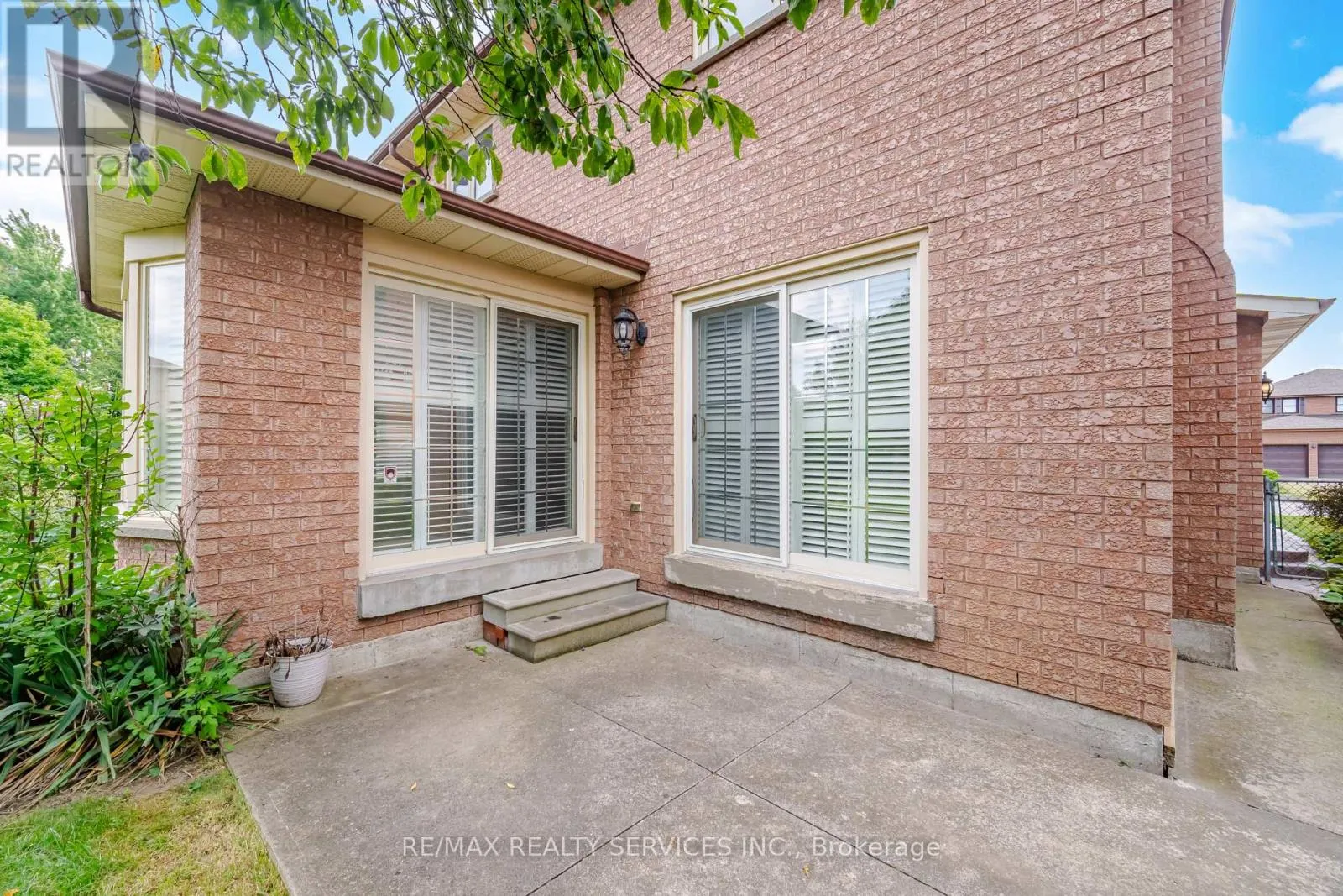 49 TURTLECREEK BOULEVARD
