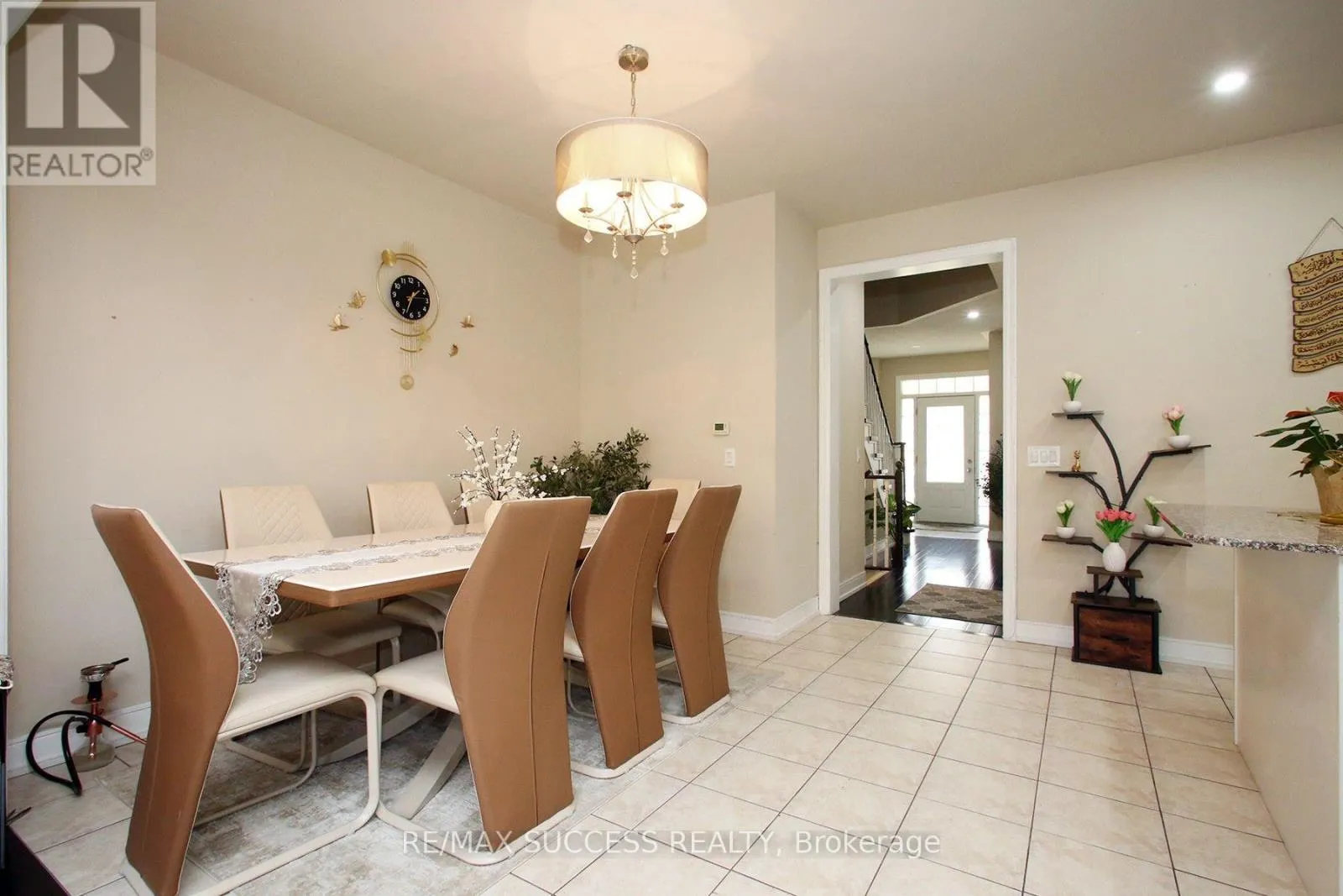 103 DONOVAN HEIGHTS