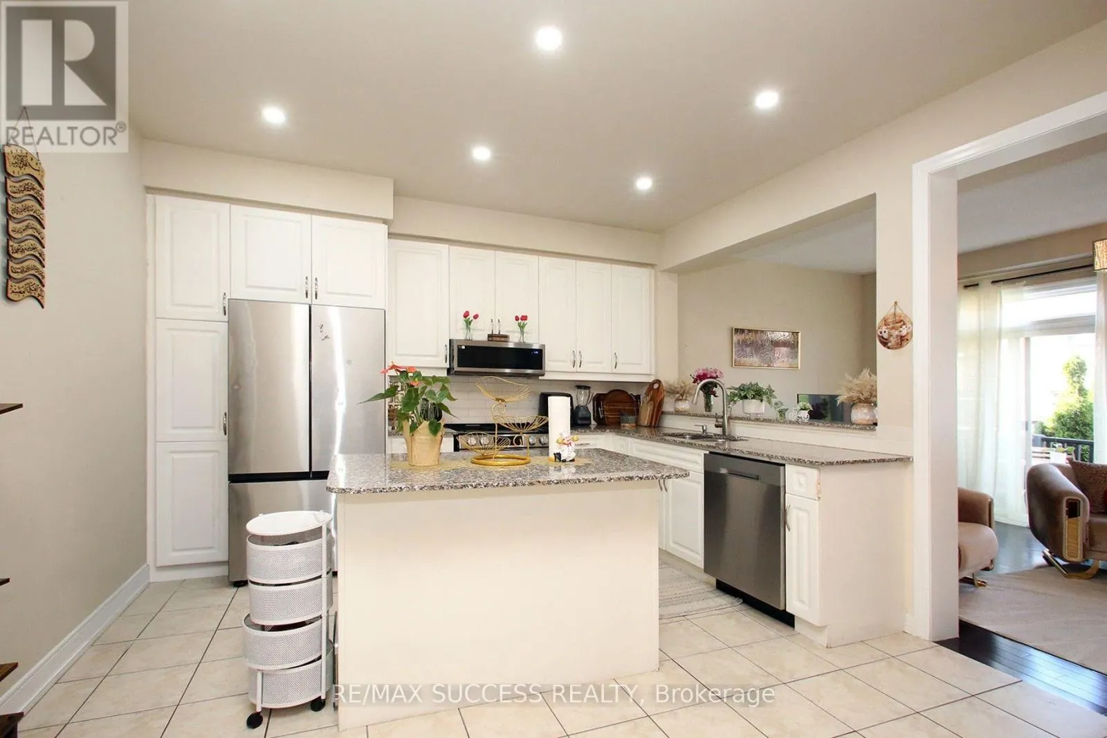 103 DONOVAN HEIGHTS