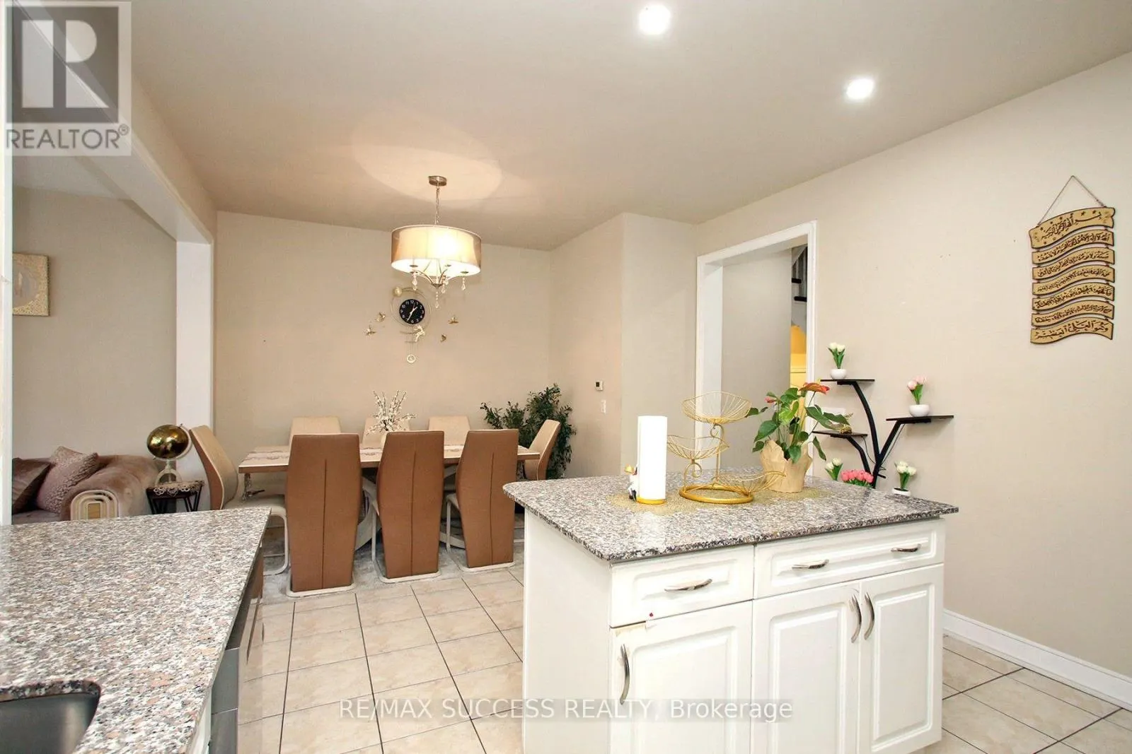 103 DONOVAN HEIGHTS