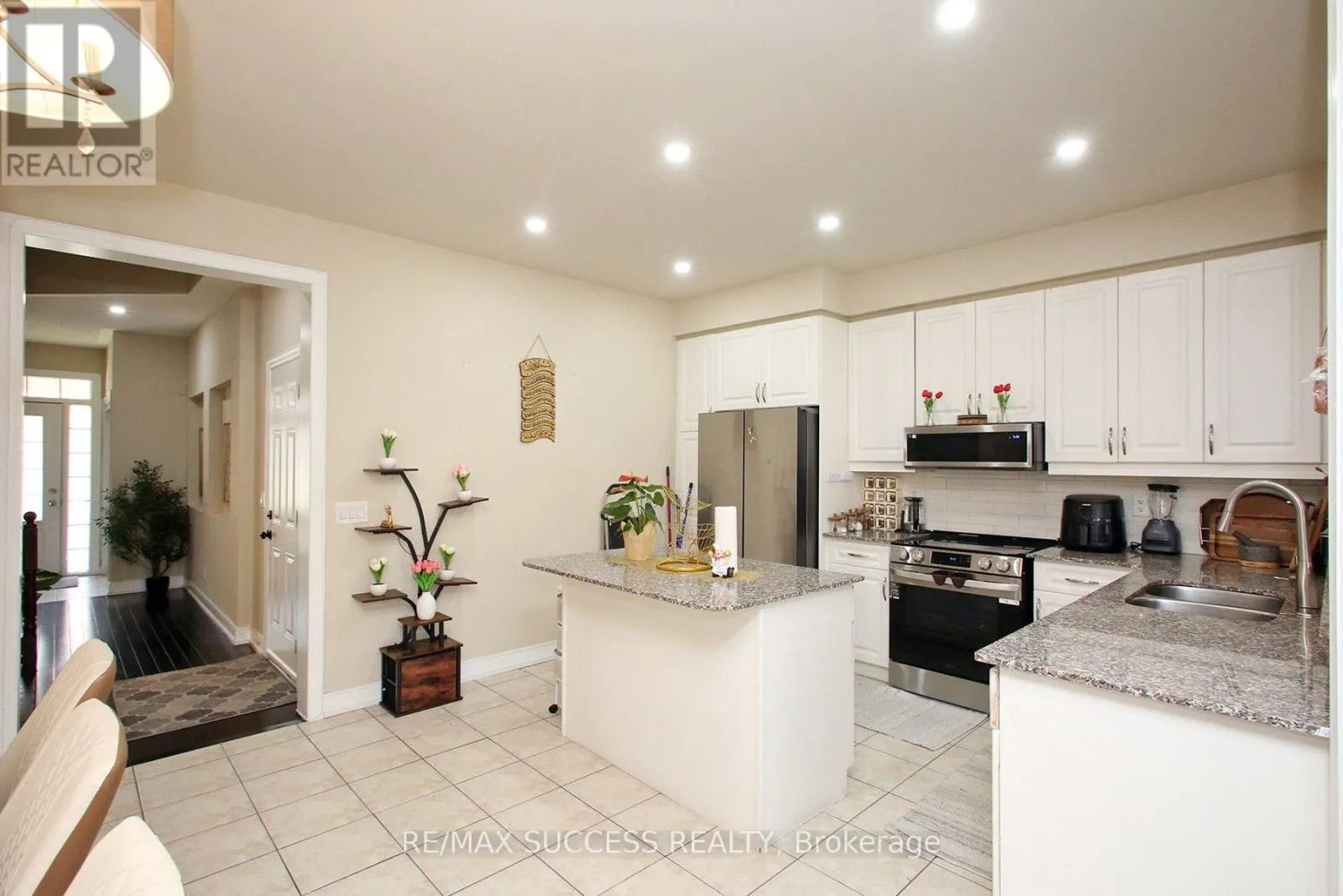 103 DONOVAN HEIGHTS