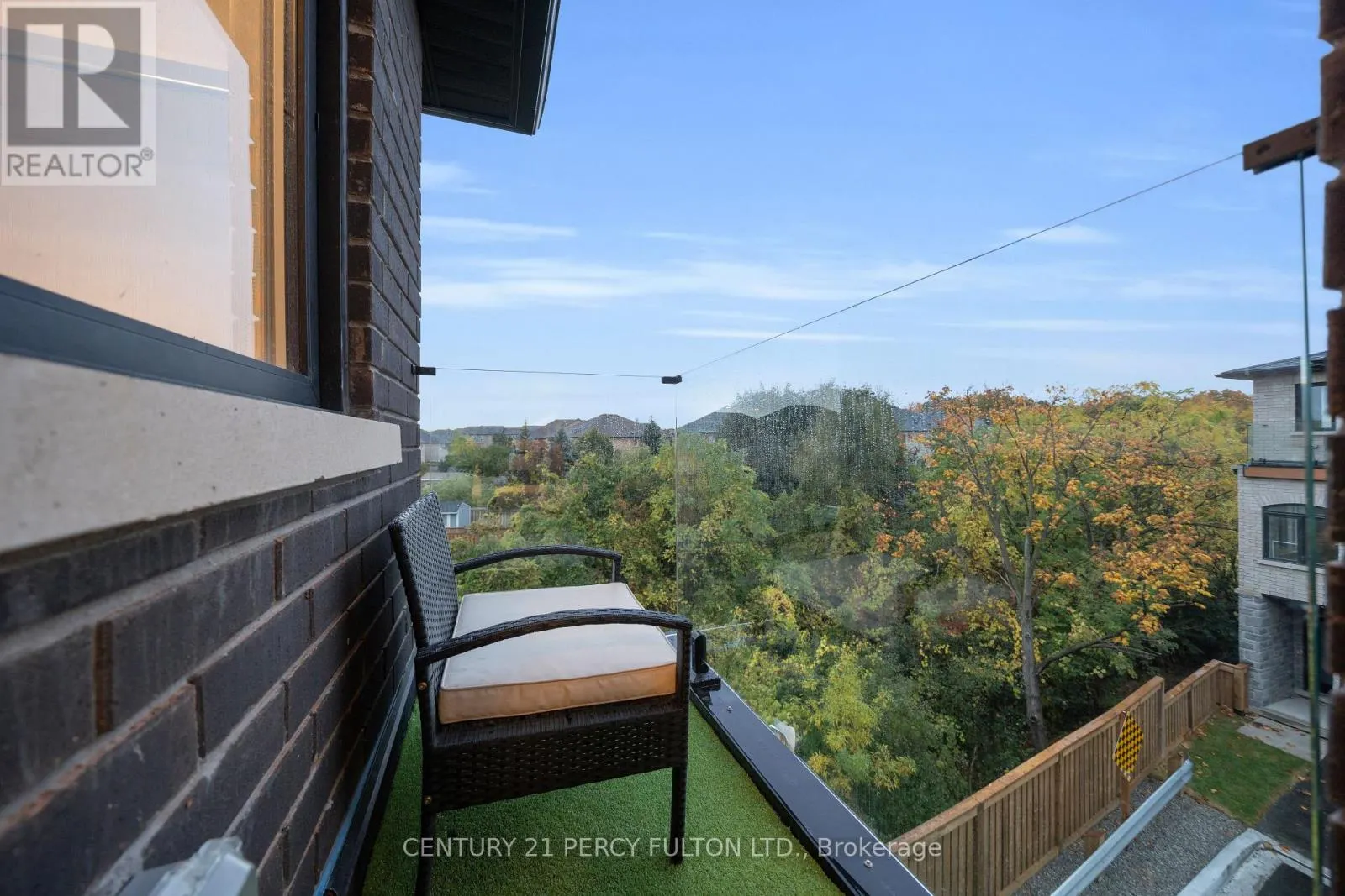 6 - 6635 CLOCK COURT