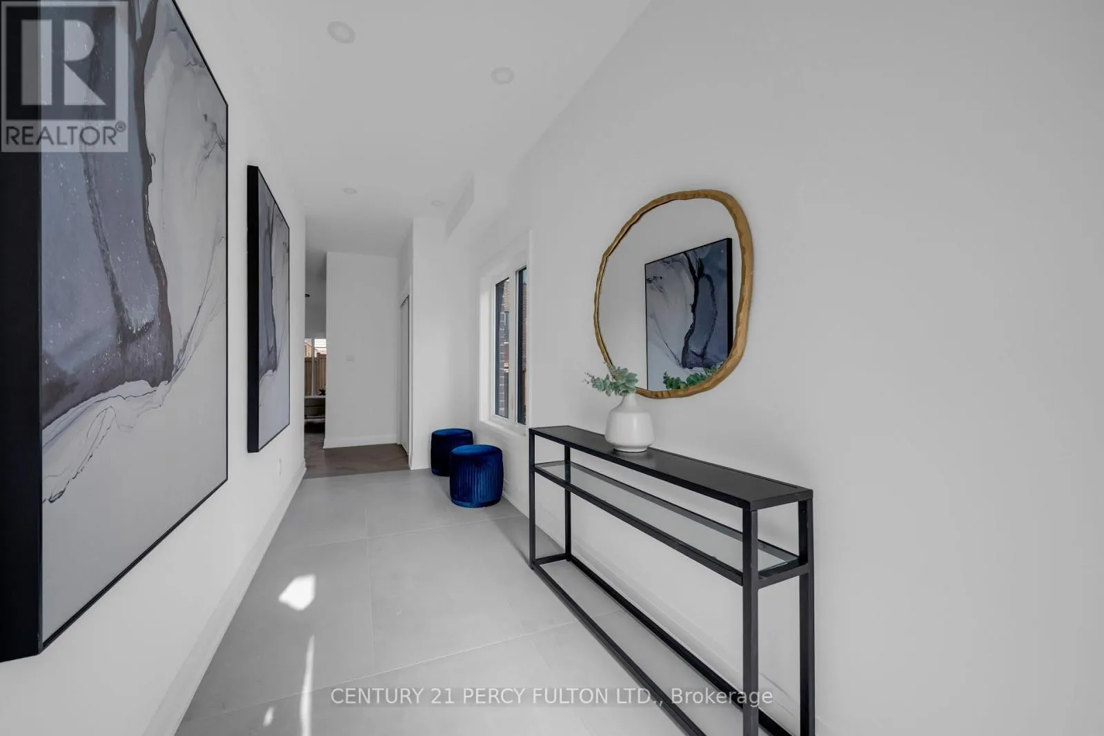 6 - 6635 CLOCK COURT