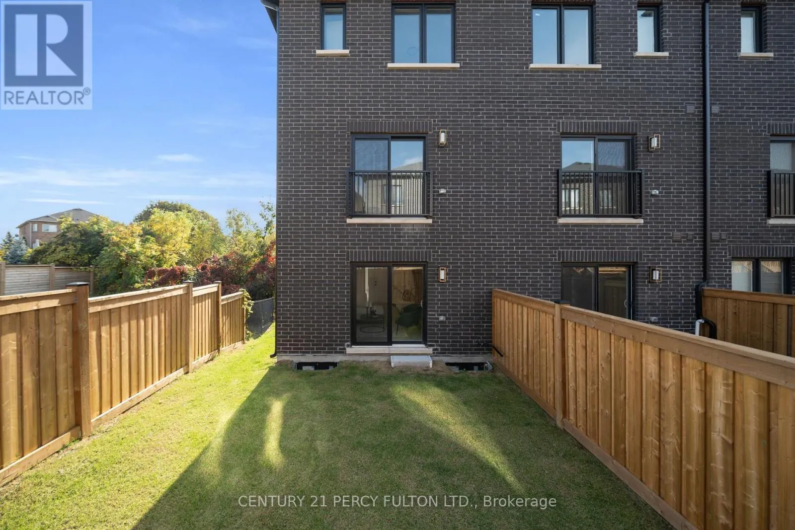 6 - 6635 CLOCK COURT
