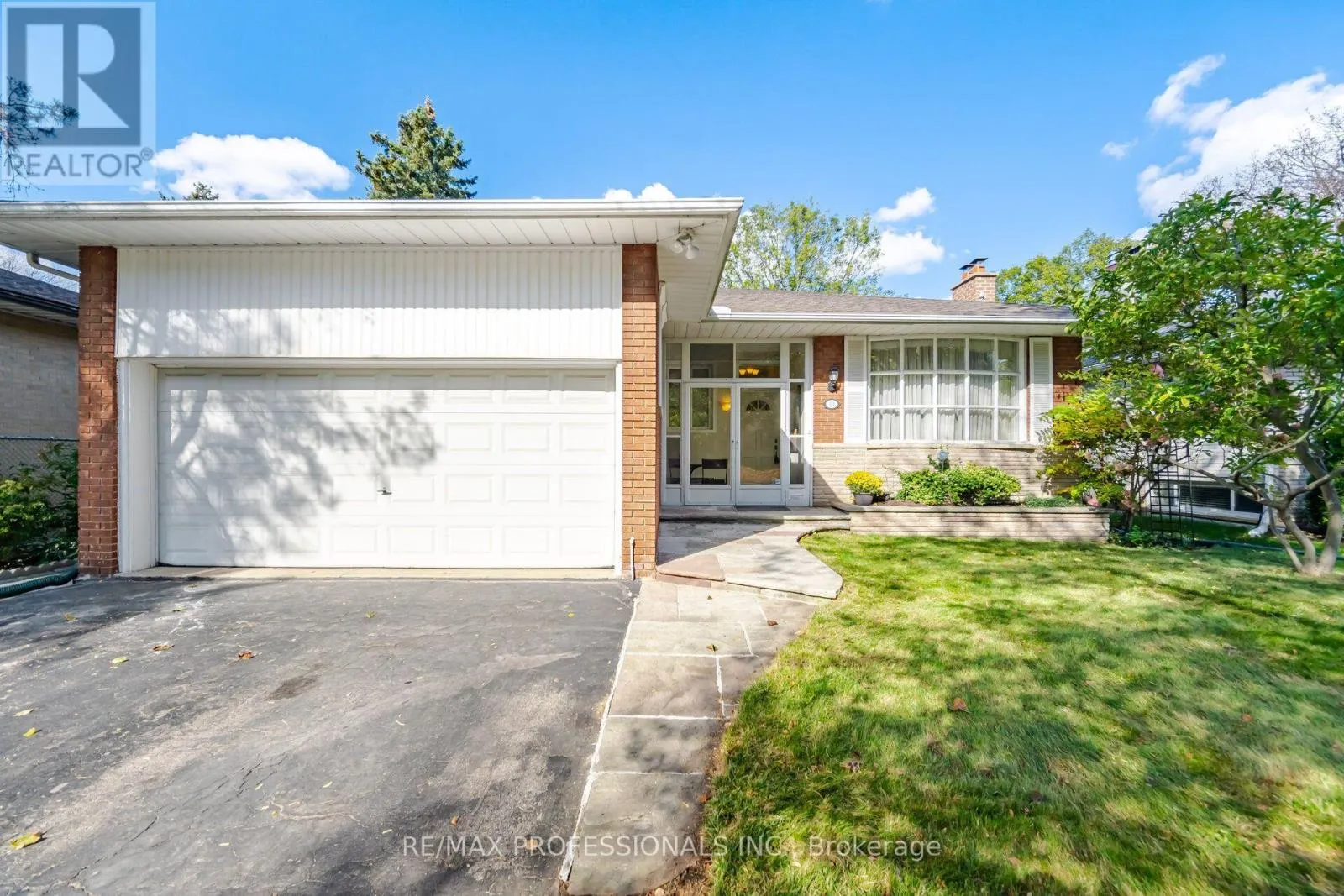 14 STRATHDEE DRIVE