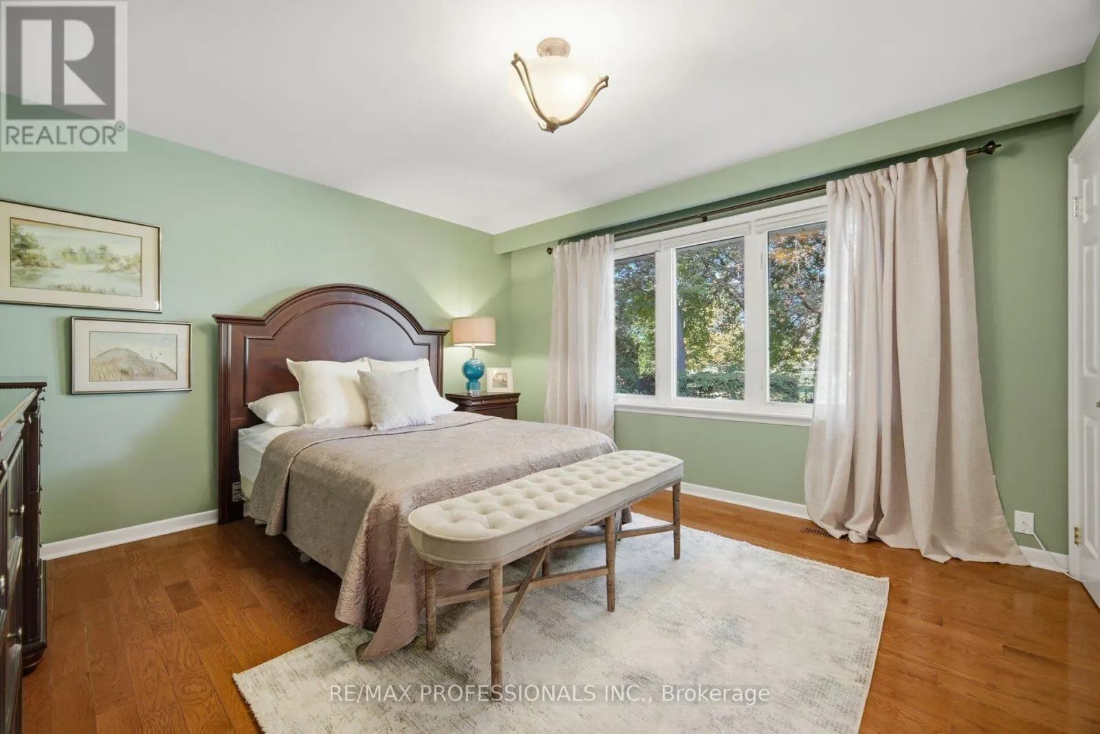 14 STRATHDEE DRIVE
