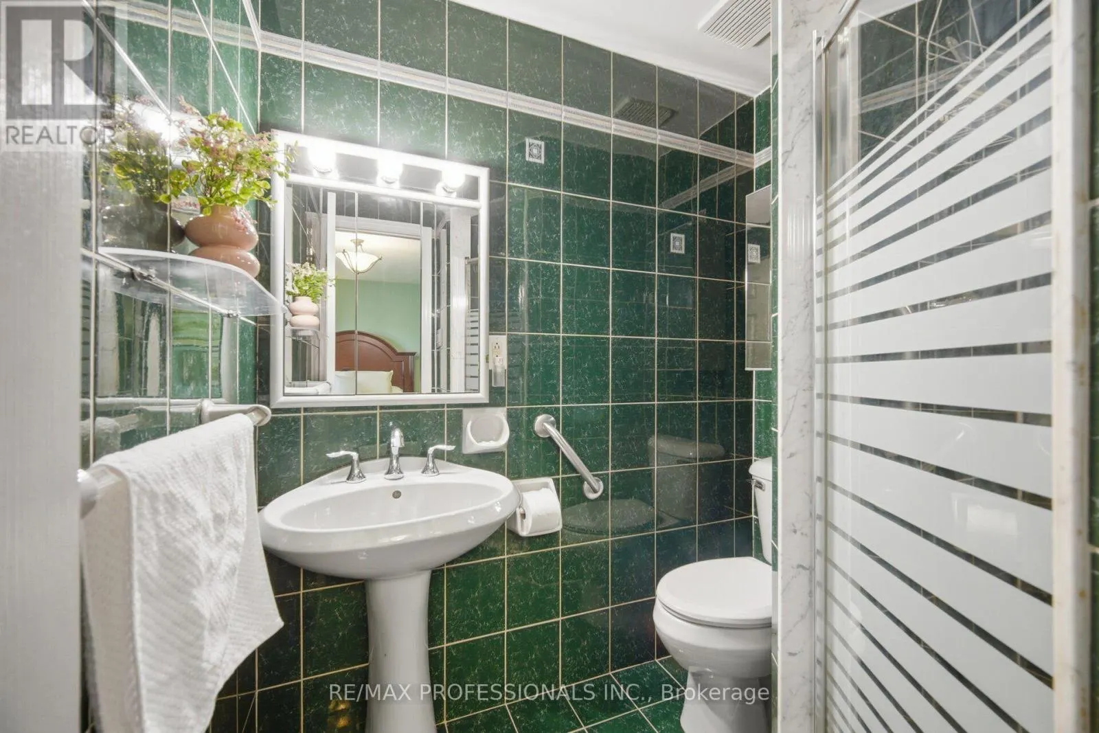 14 STRATHDEE DRIVE