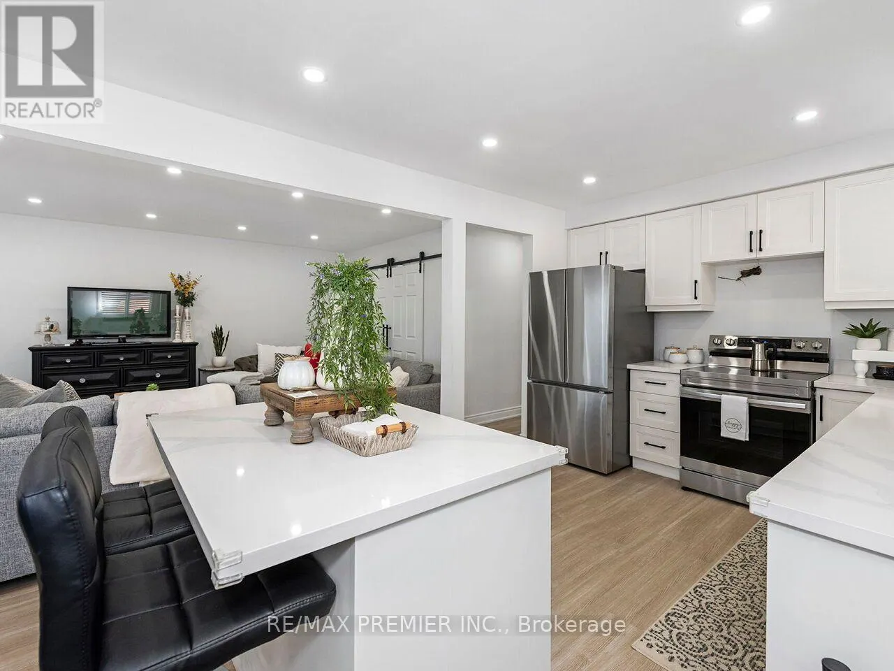 10 BRUNO COURT