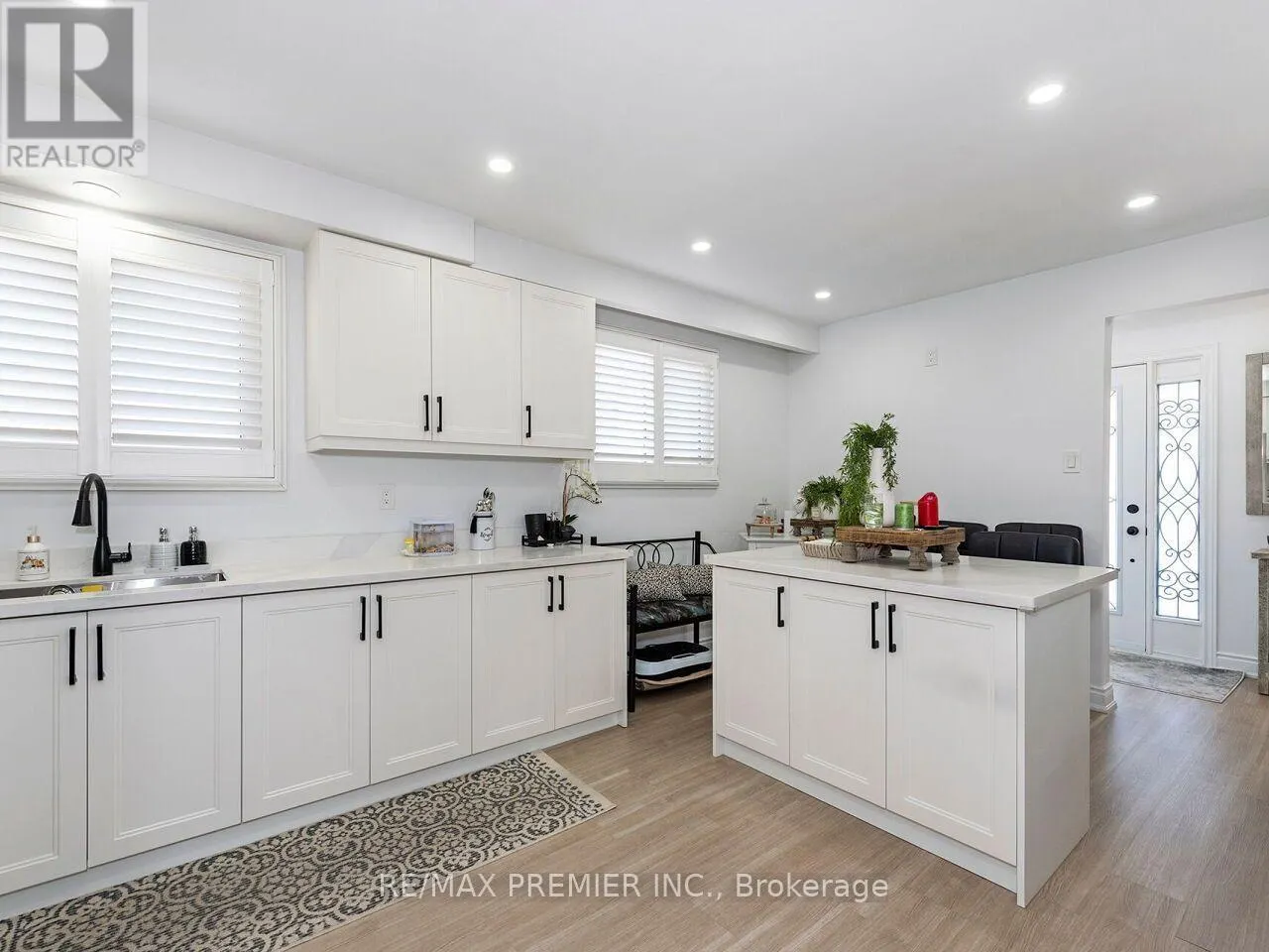 10 BRUNO COURT