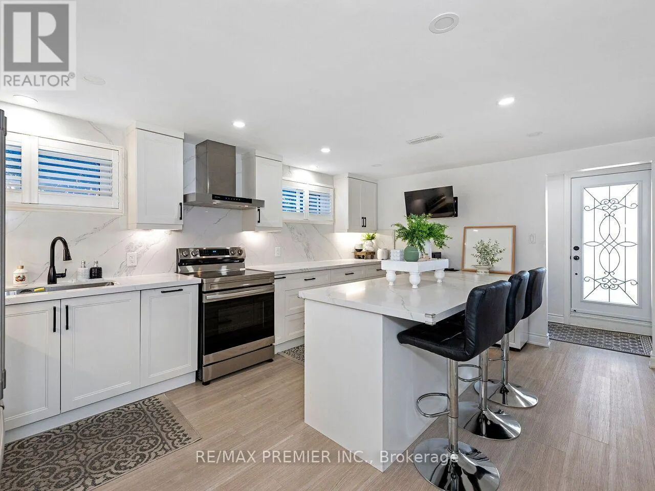 10 BRUNO COURT
