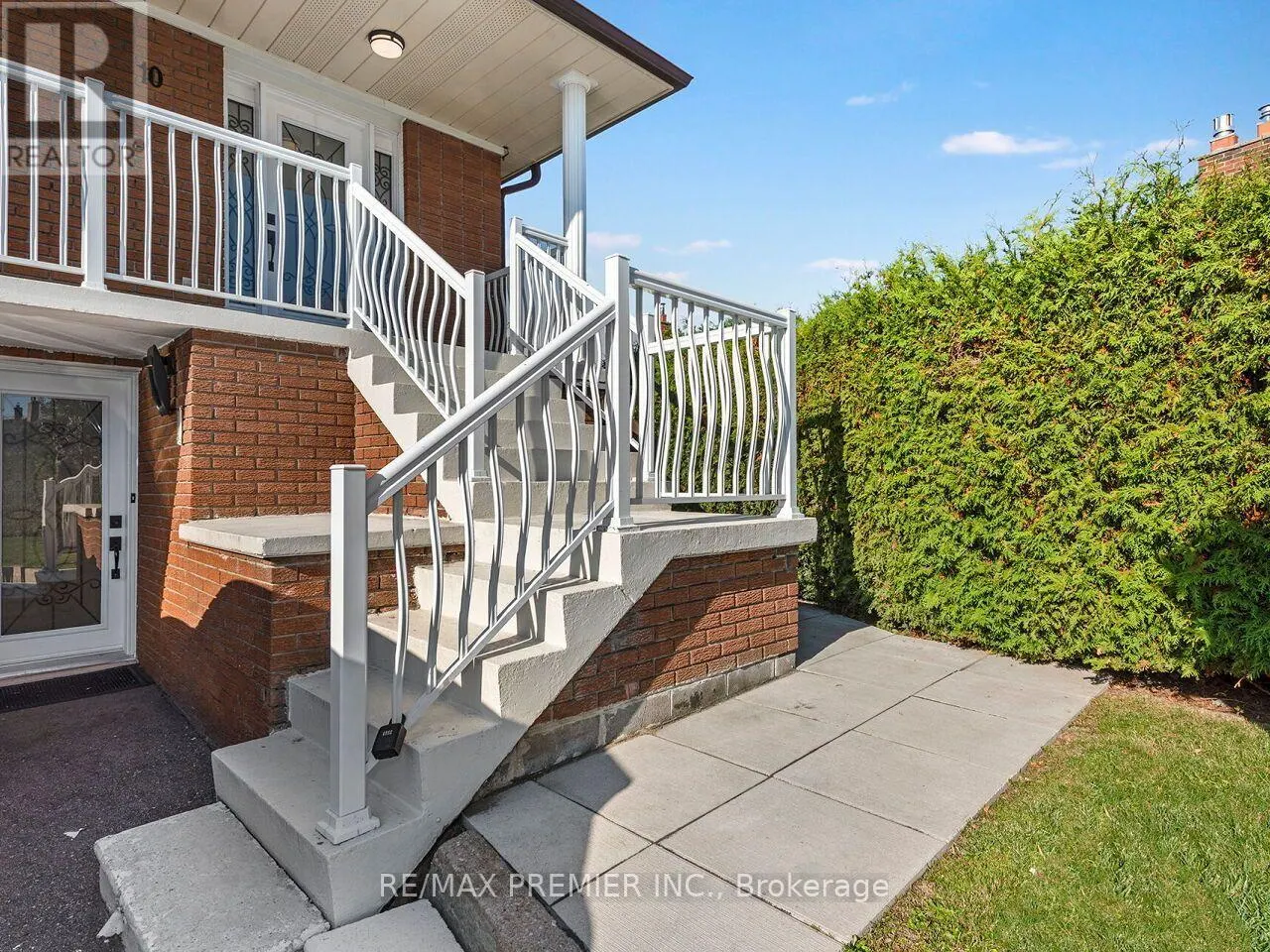 10 BRUNO COURT