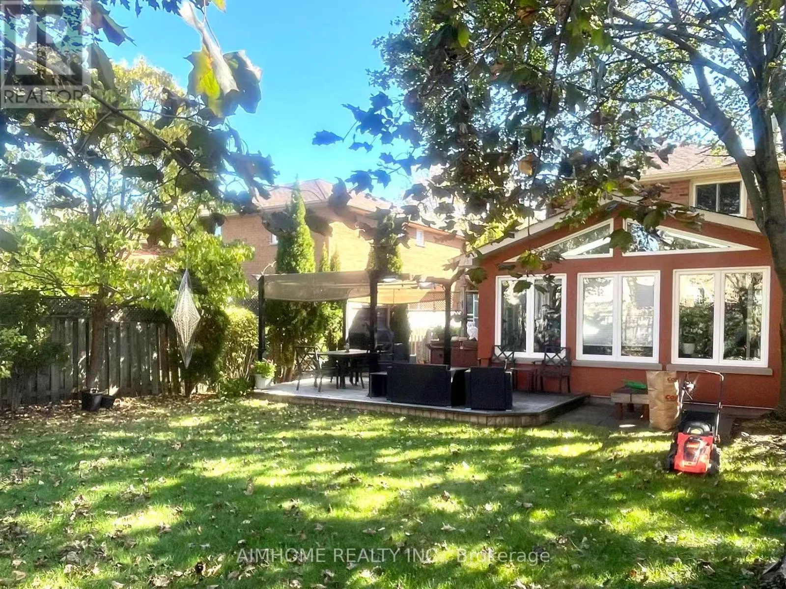 1613 PARISH LANE
