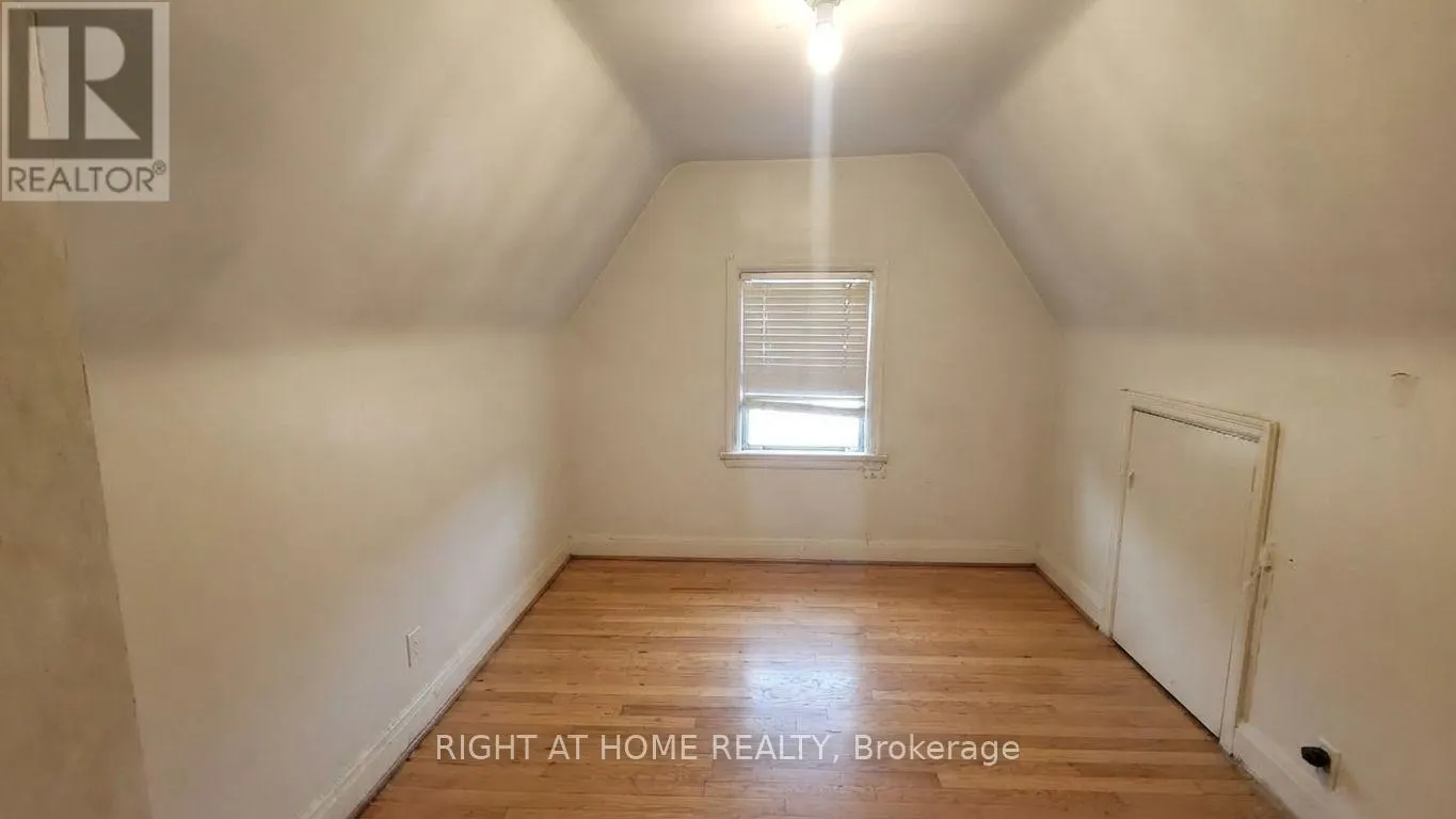 37 DEFOREST ROAD E