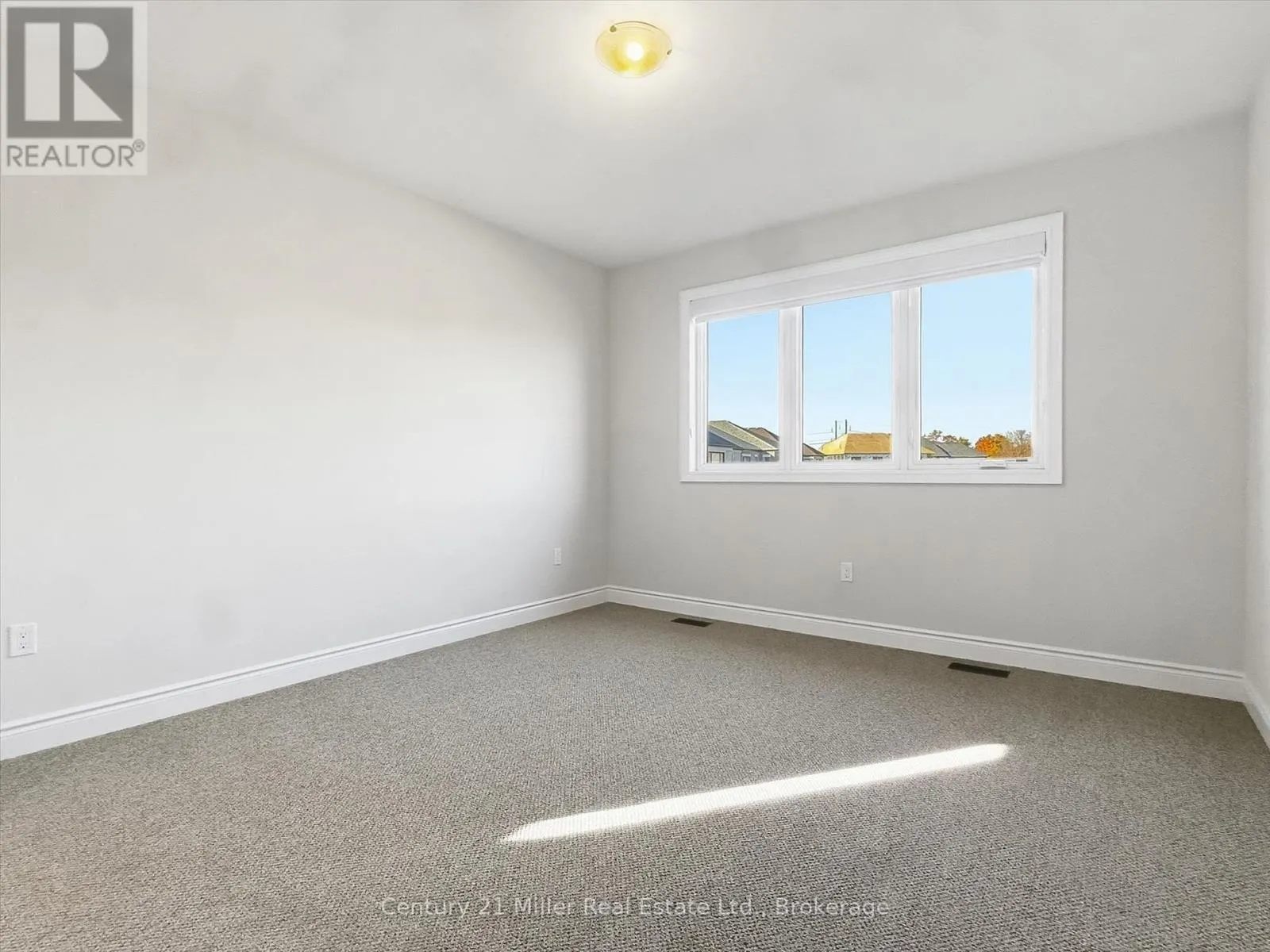 2339 HYACINTH CRESCENT