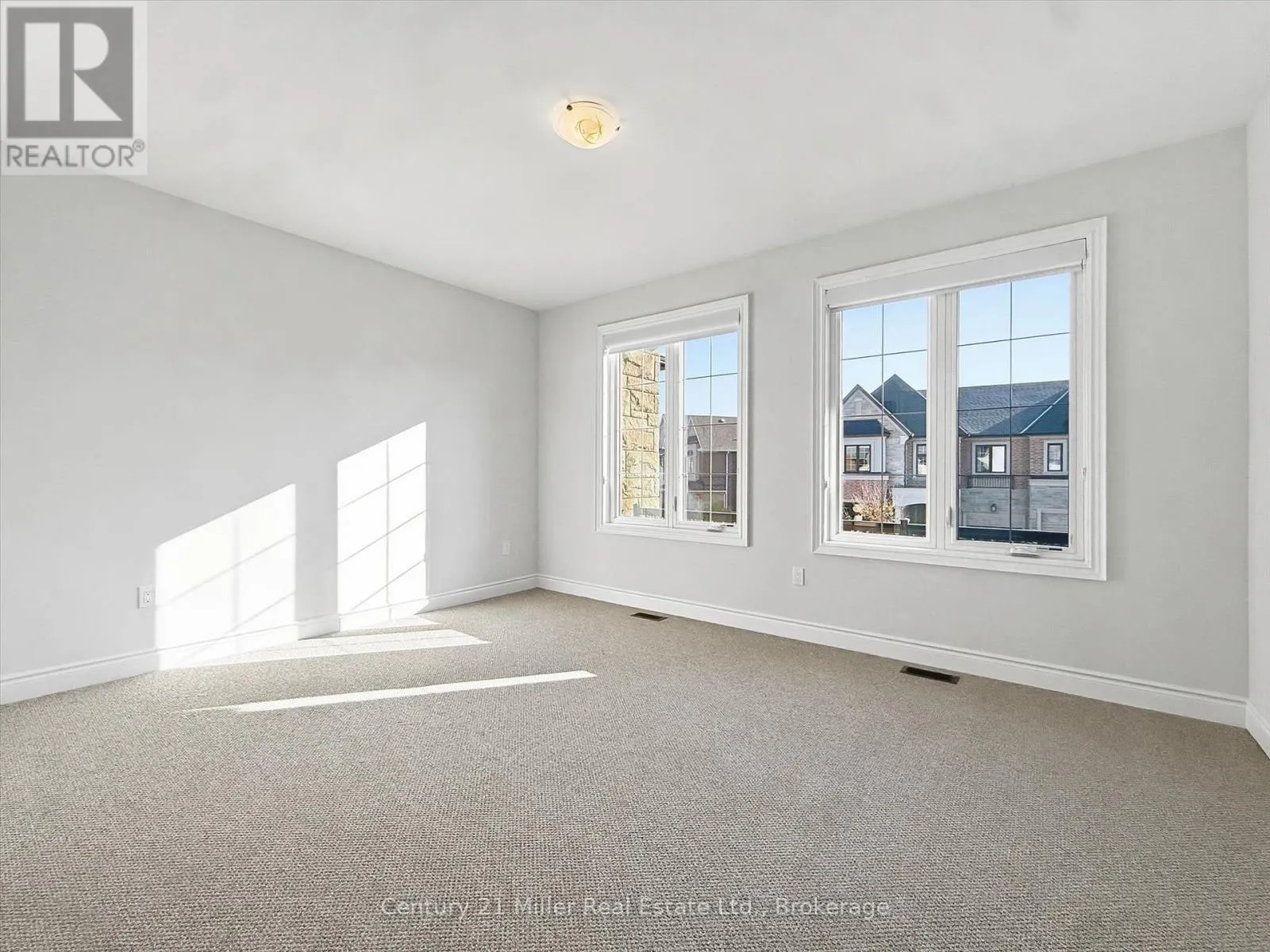 2339 HYACINTH CRESCENT