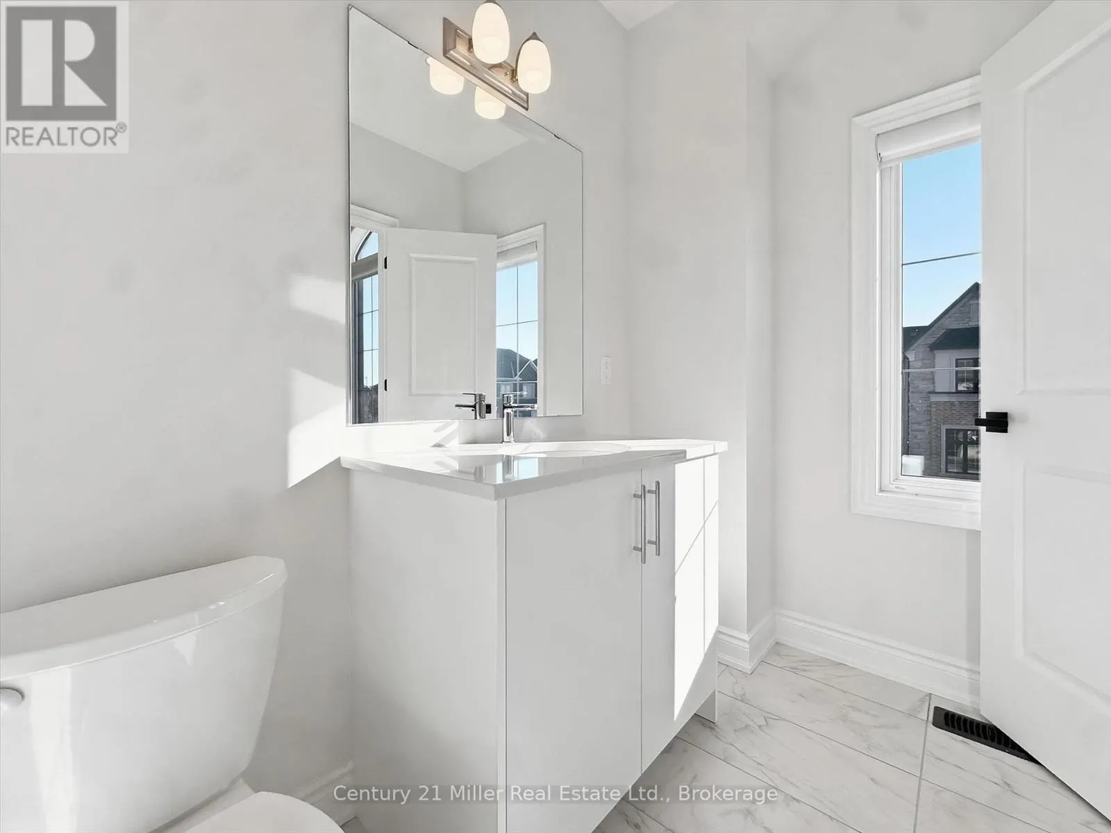 2339 HYACINTH CRESCENT