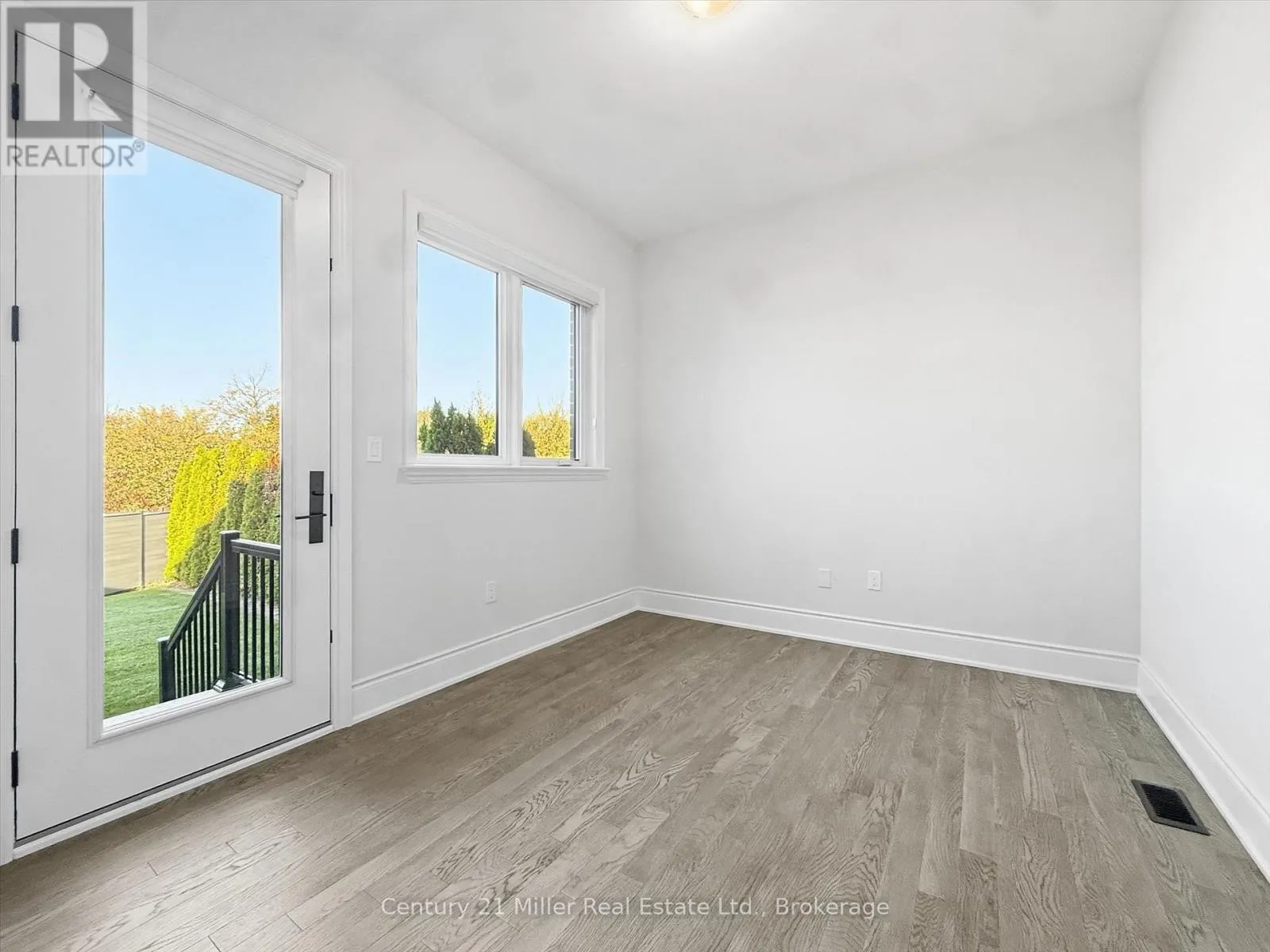 2339 HYACINTH CRESCENT