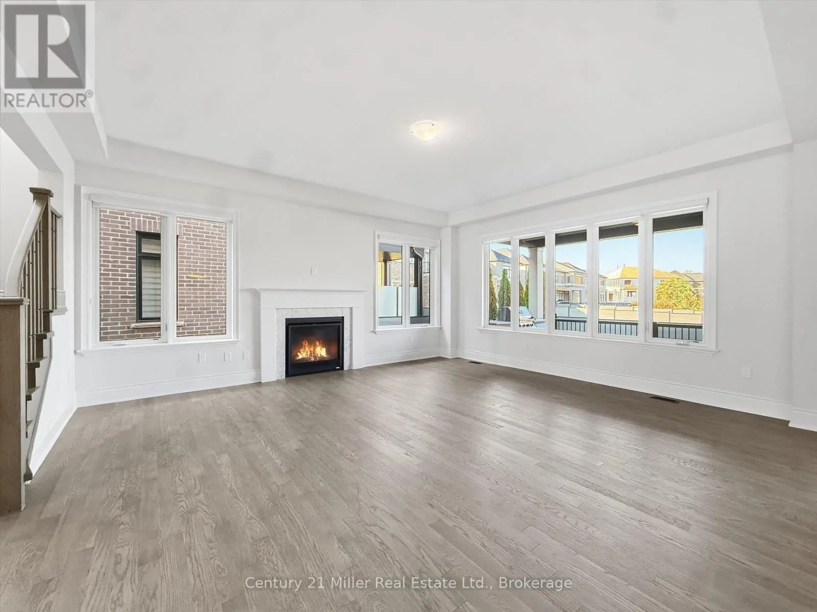 2339 HYACINTH CRESCENT