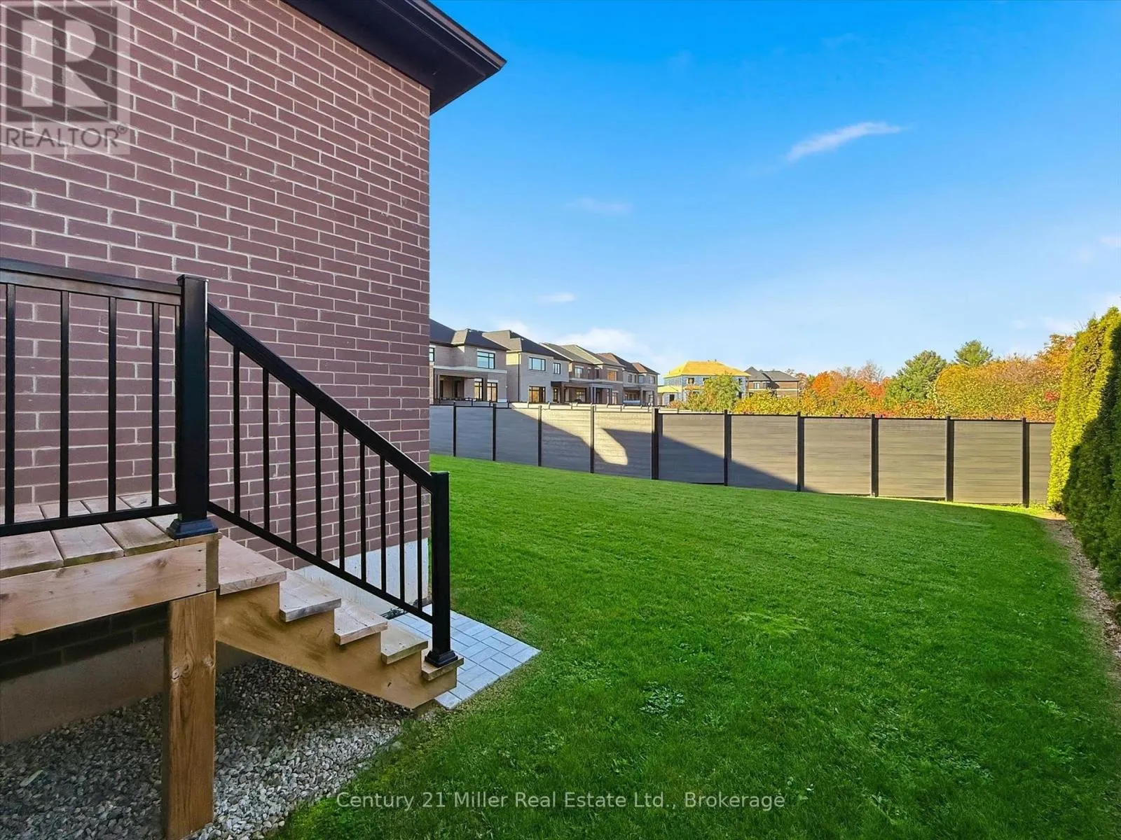 2339 HYACINTH CRESCENT