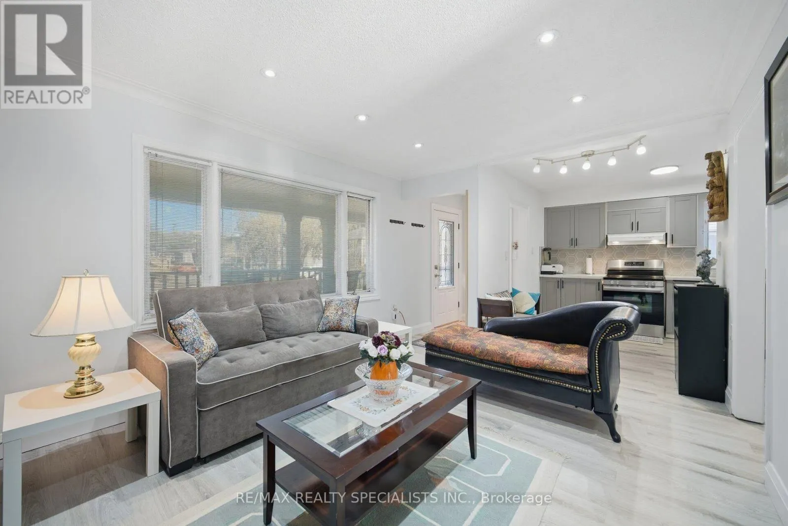 87 WOODWARD AVENUE