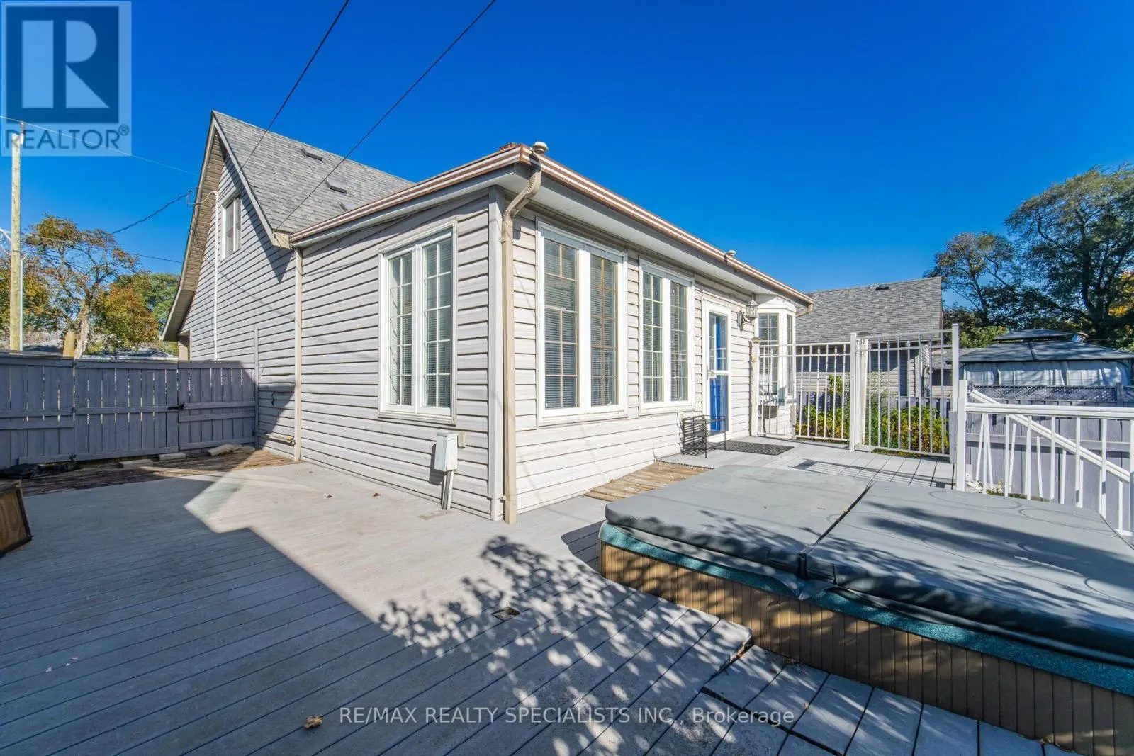 87 WOODWARD AVENUE