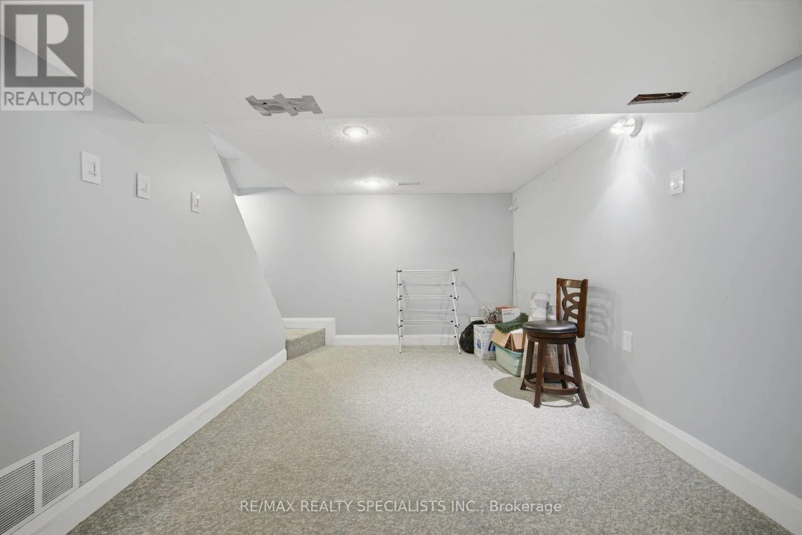 87 WOODWARD AVENUE