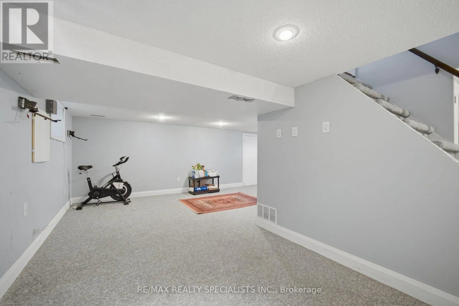 87 WOODWARD AVENUE