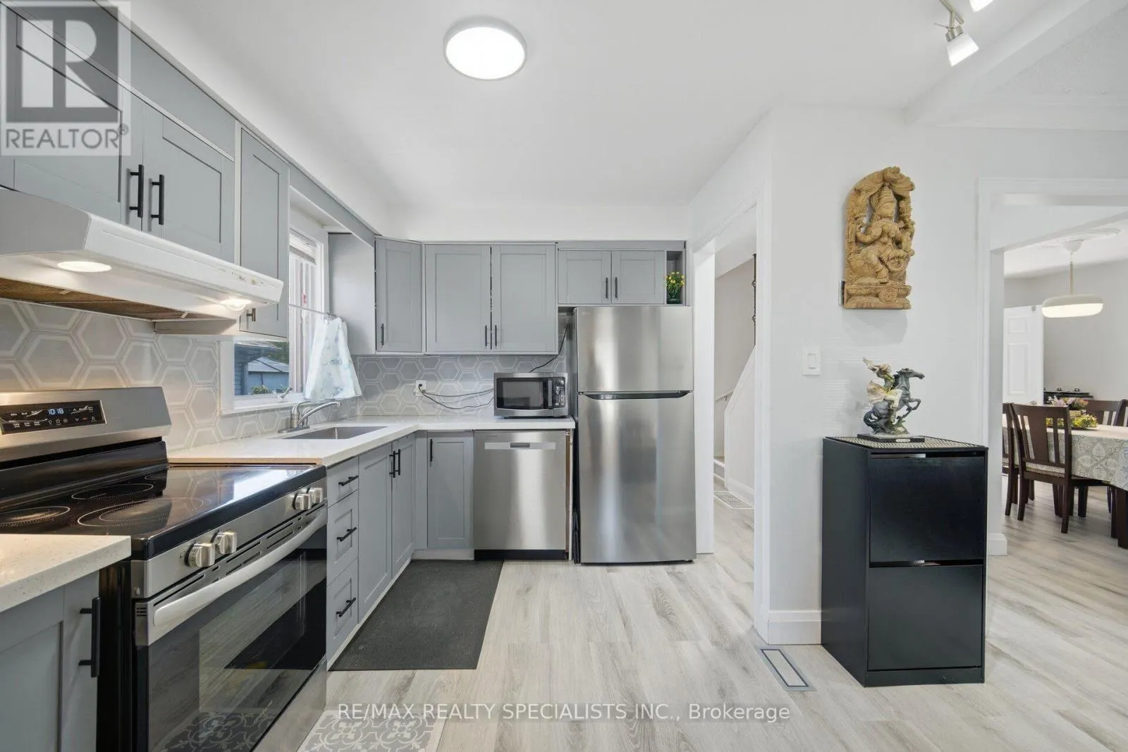87 WOODWARD AVENUE