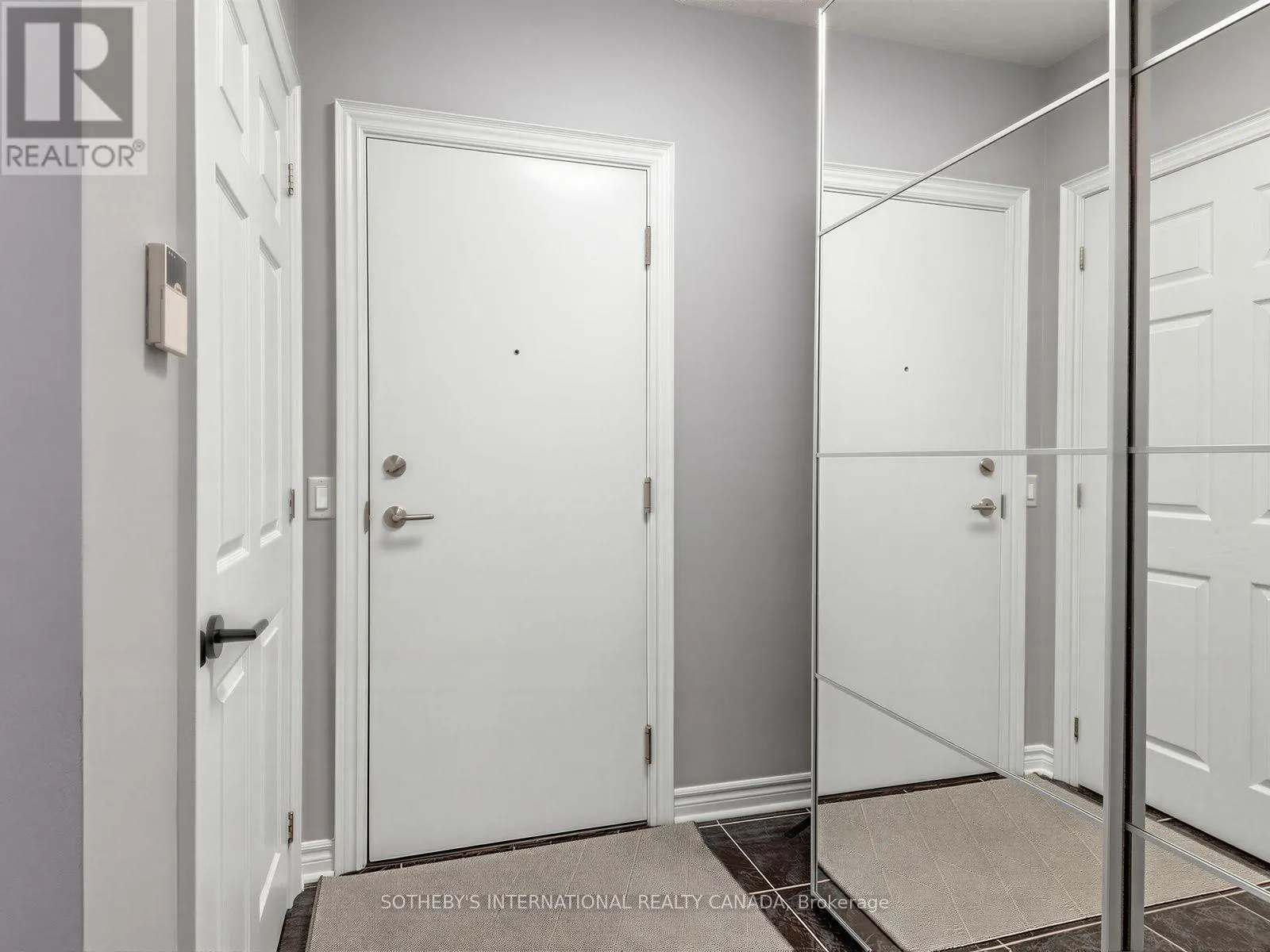 127 - 5233 DUNDAS STREET W