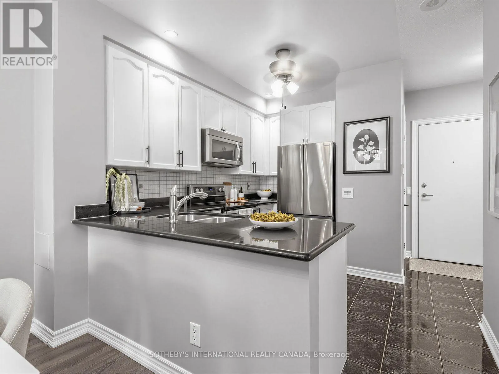 127 - 5233 DUNDAS STREET W