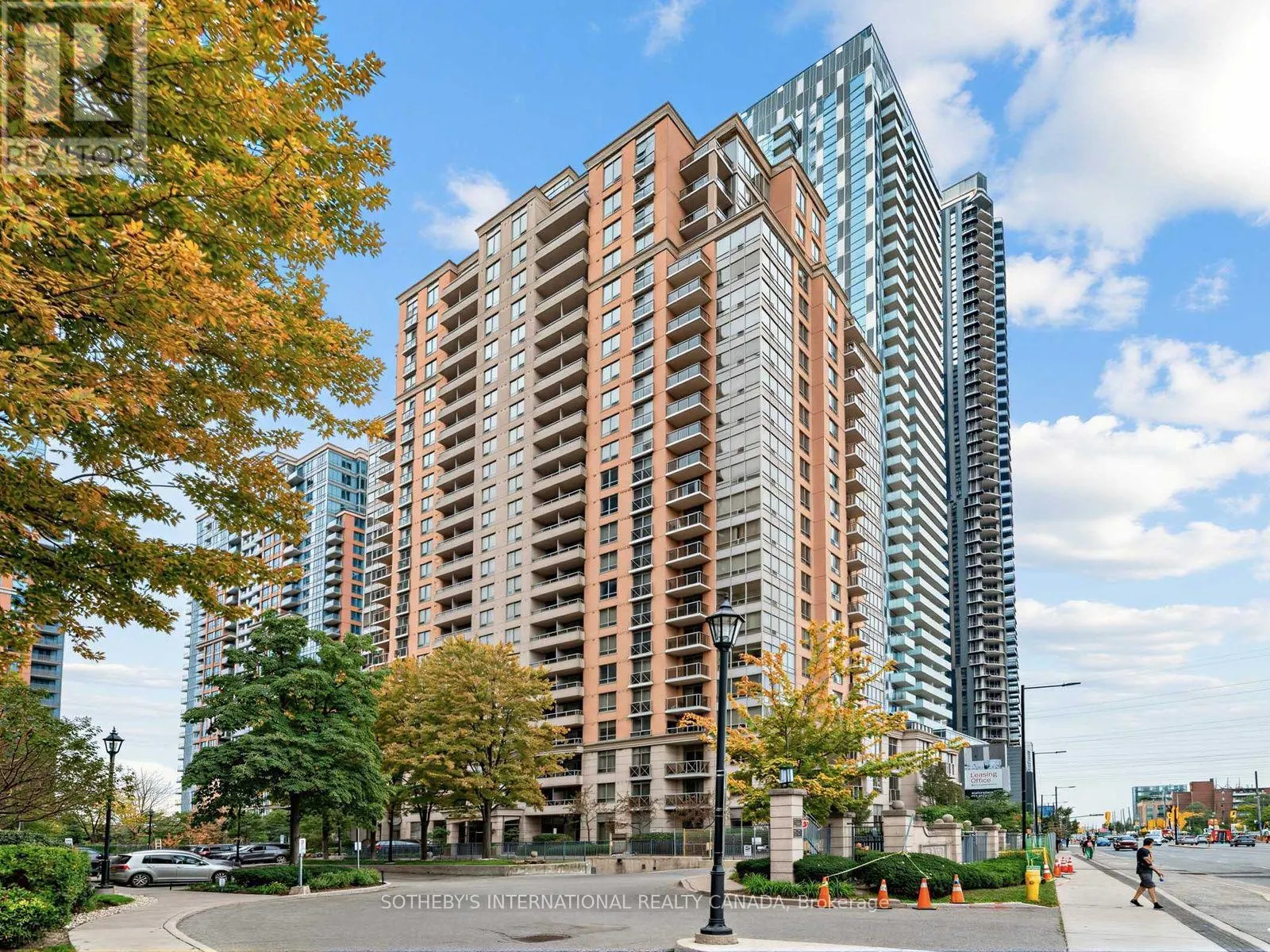 127 - 5233 DUNDAS STREET W